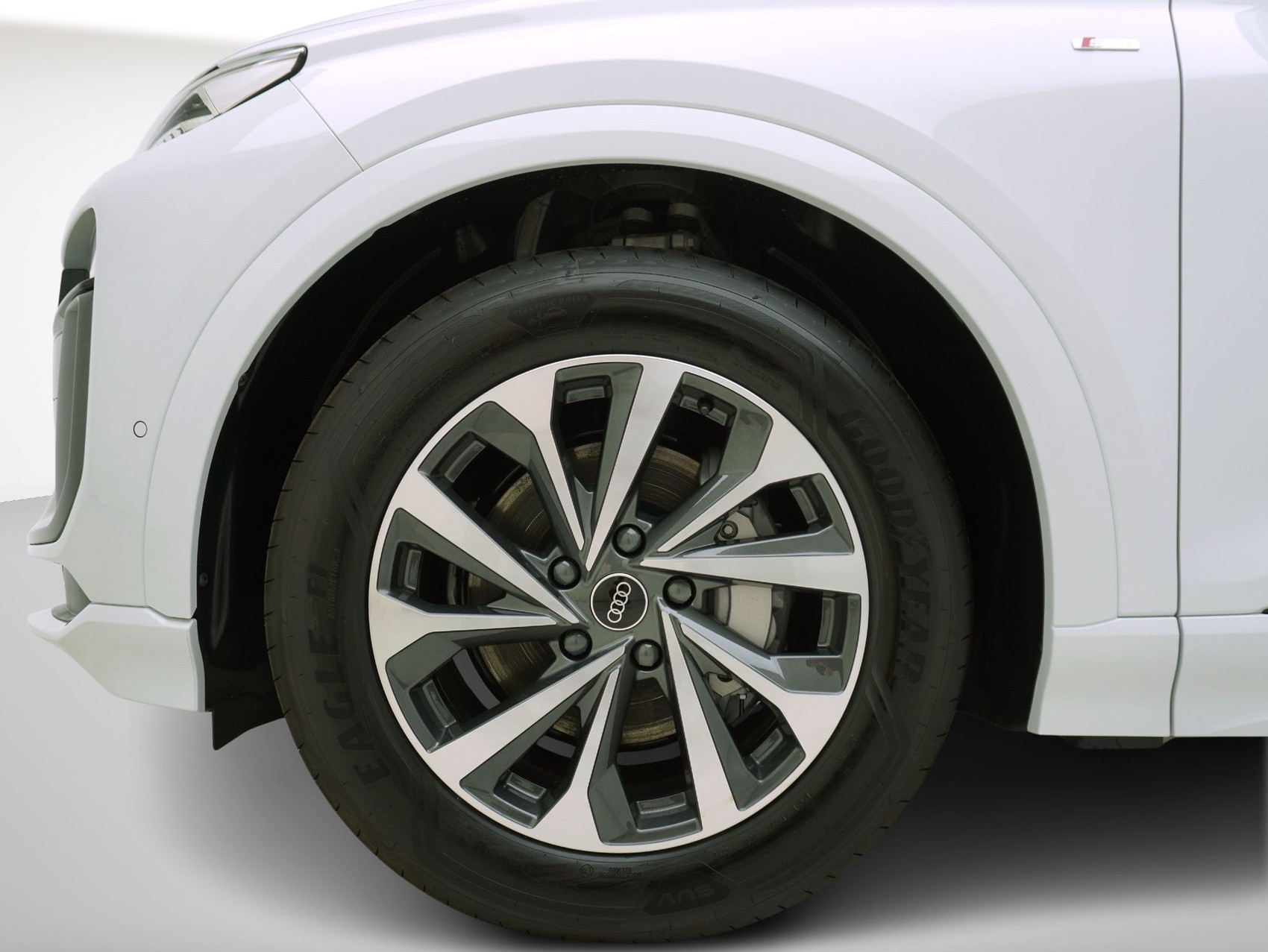 AUDI Q6 e-tron S line quattro **Audi Werksgarantie bis 10/2030**-image-8