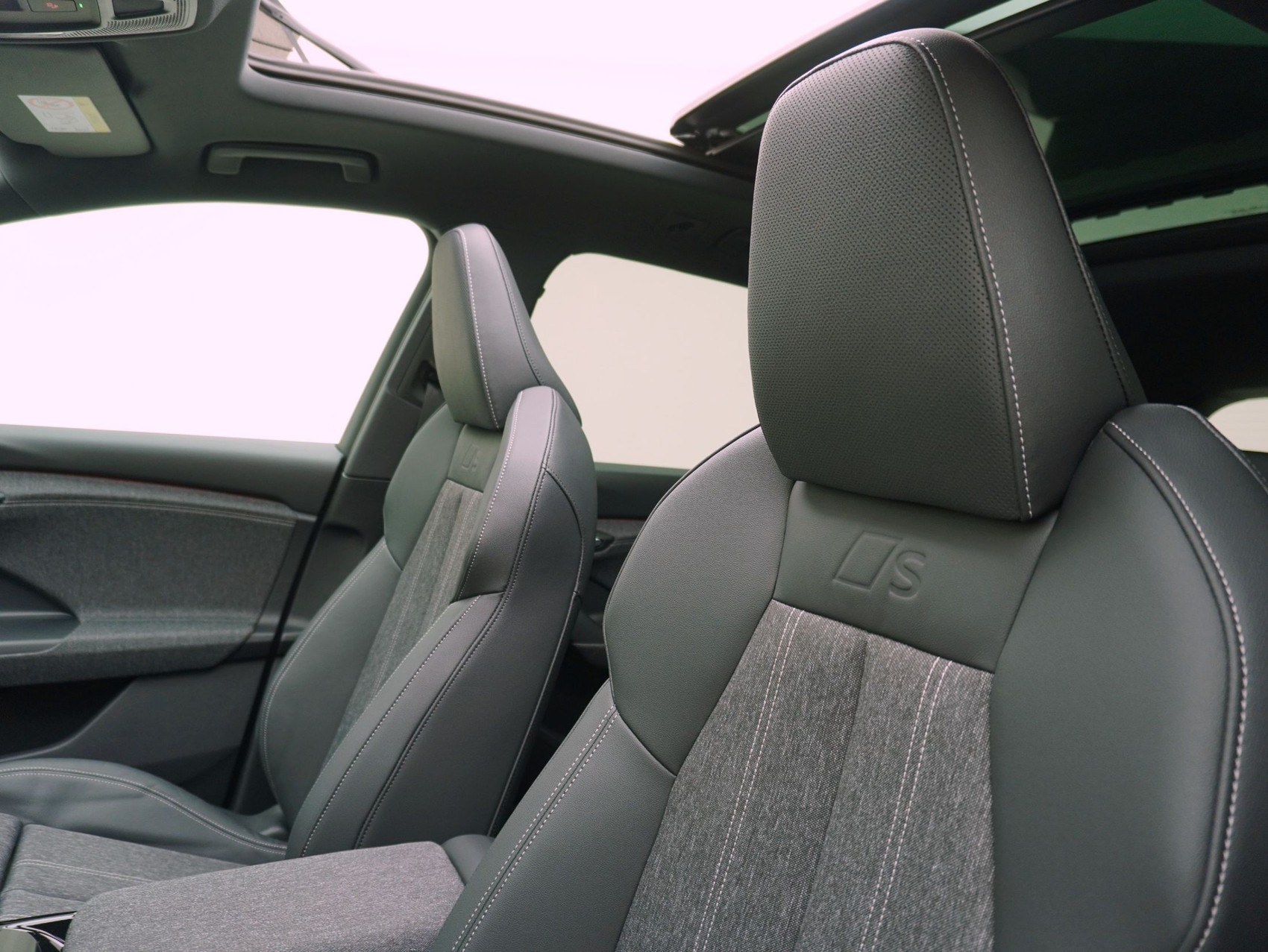 AUDI Q6 e-tron S line quattro **Audi Werksgarantie bis 10/2030**-image-14