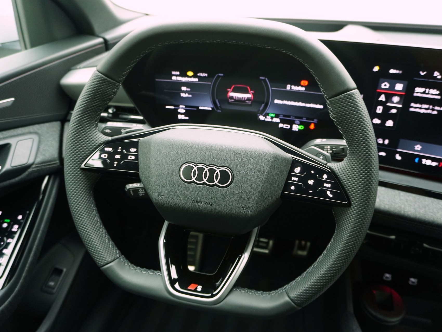 AUDI Q6 e-tron S line quattro **Audi Werksgarantie bis 10/2030**-image-15