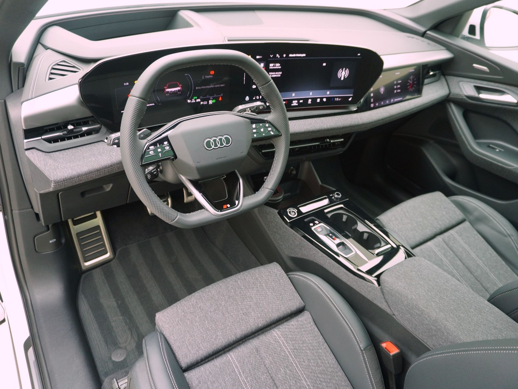 AUDI Q6 e-tron S line quattro **Audi Werksgarantie bis 10/2030**-image-13