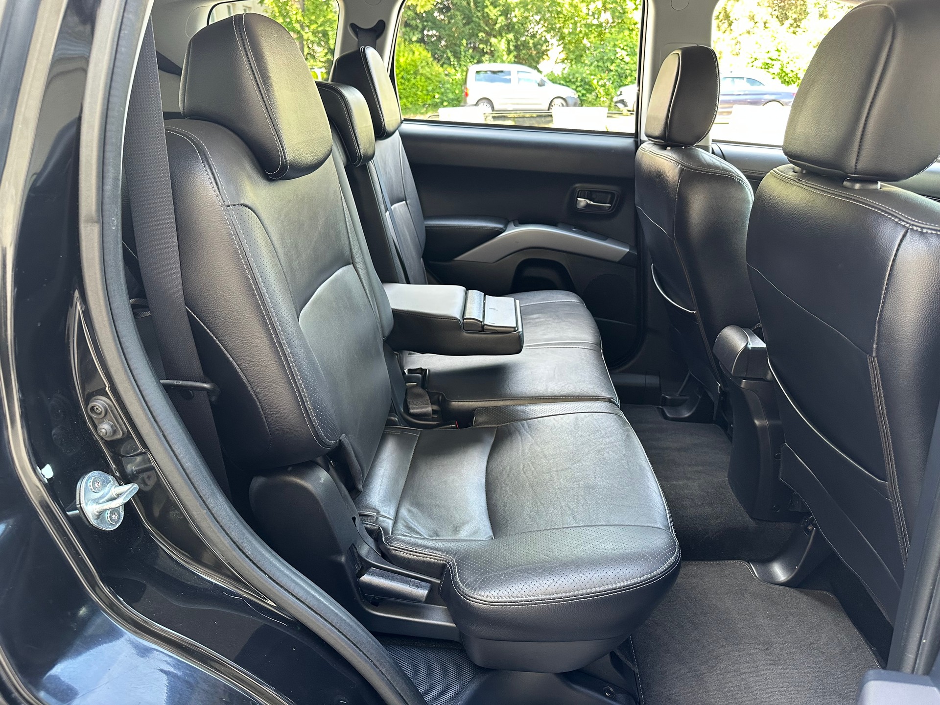 PEUGEOT 4007 2.2 HDi Platinum Edition *7-Plätzer*-image-17