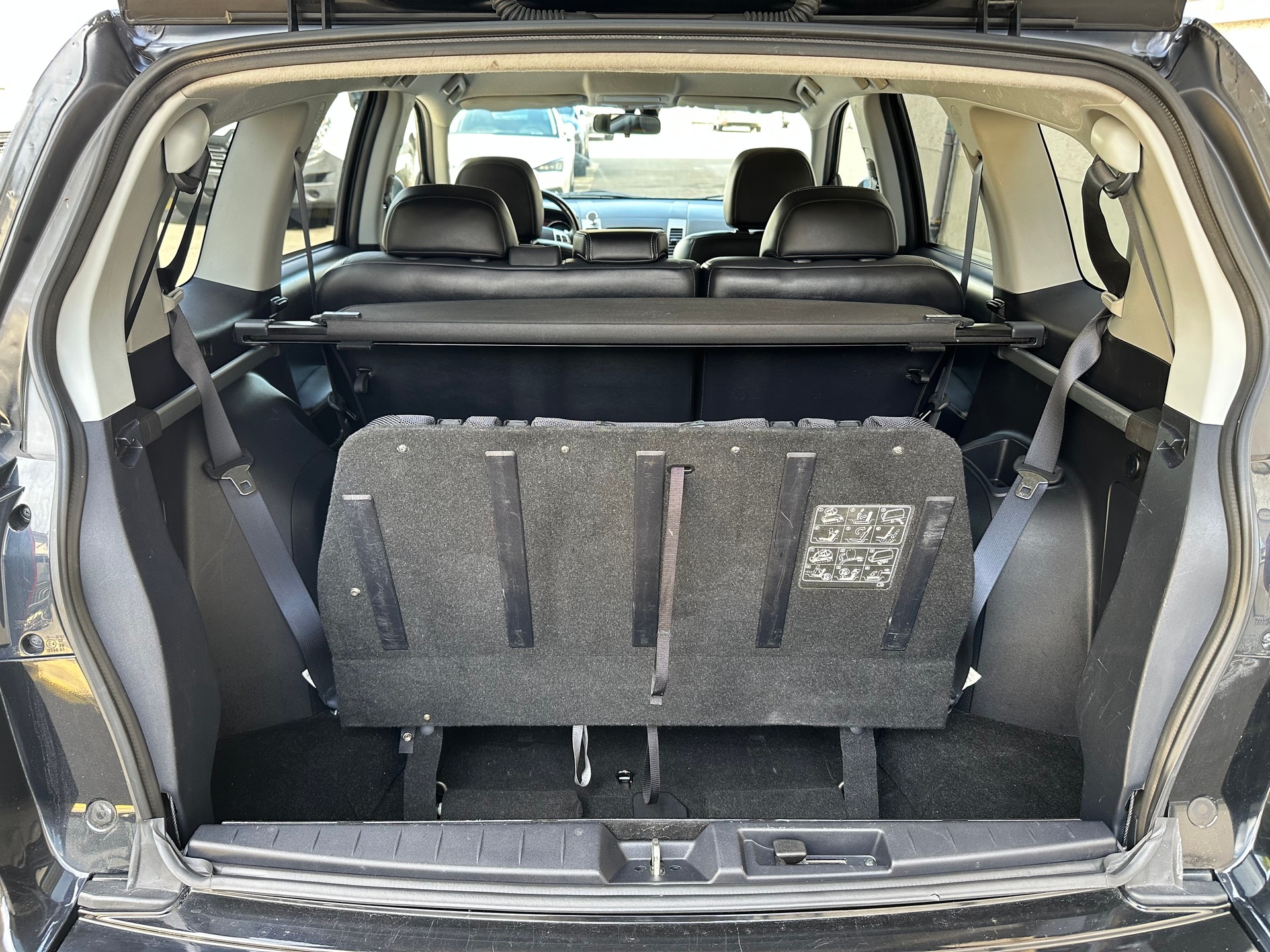 PEUGEOT 4007 2.2 HDi Platinum Edition *7-Plätzer*-image-28