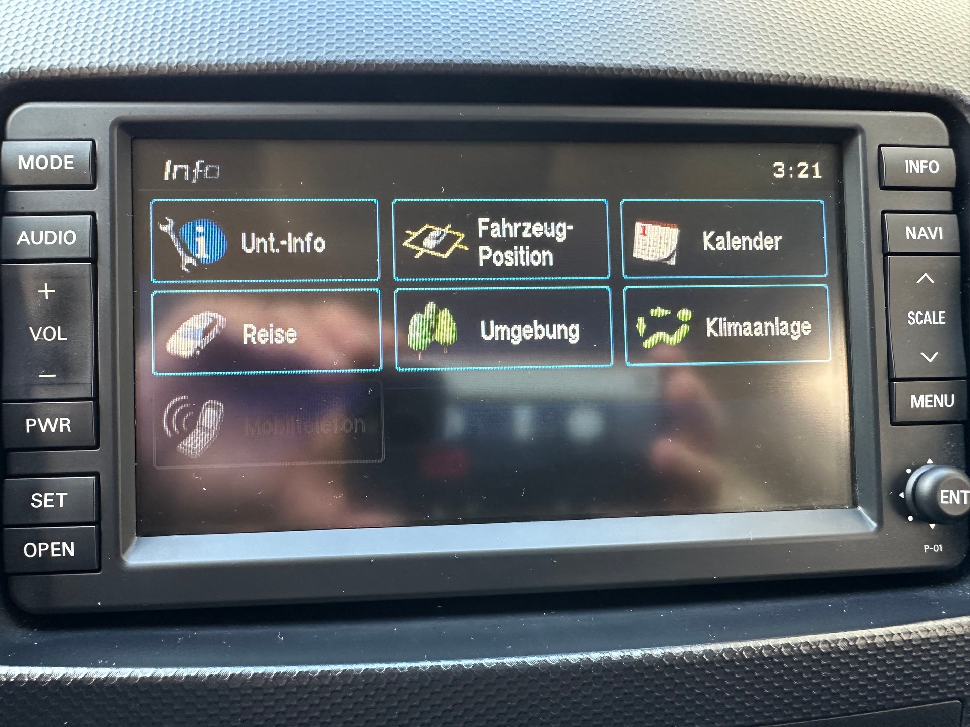 PEUGEOT 4007 2.2 HDi Platinum Edition *7-Plätzer*-image-25
