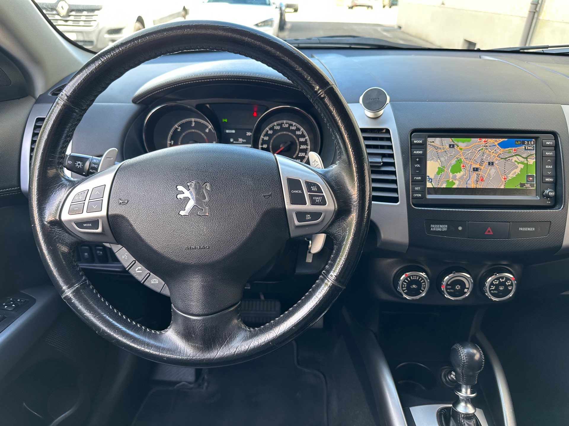 PEUGEOT 4007 2.2 HDi Platinum Edition *7-Plätzer*-image-10