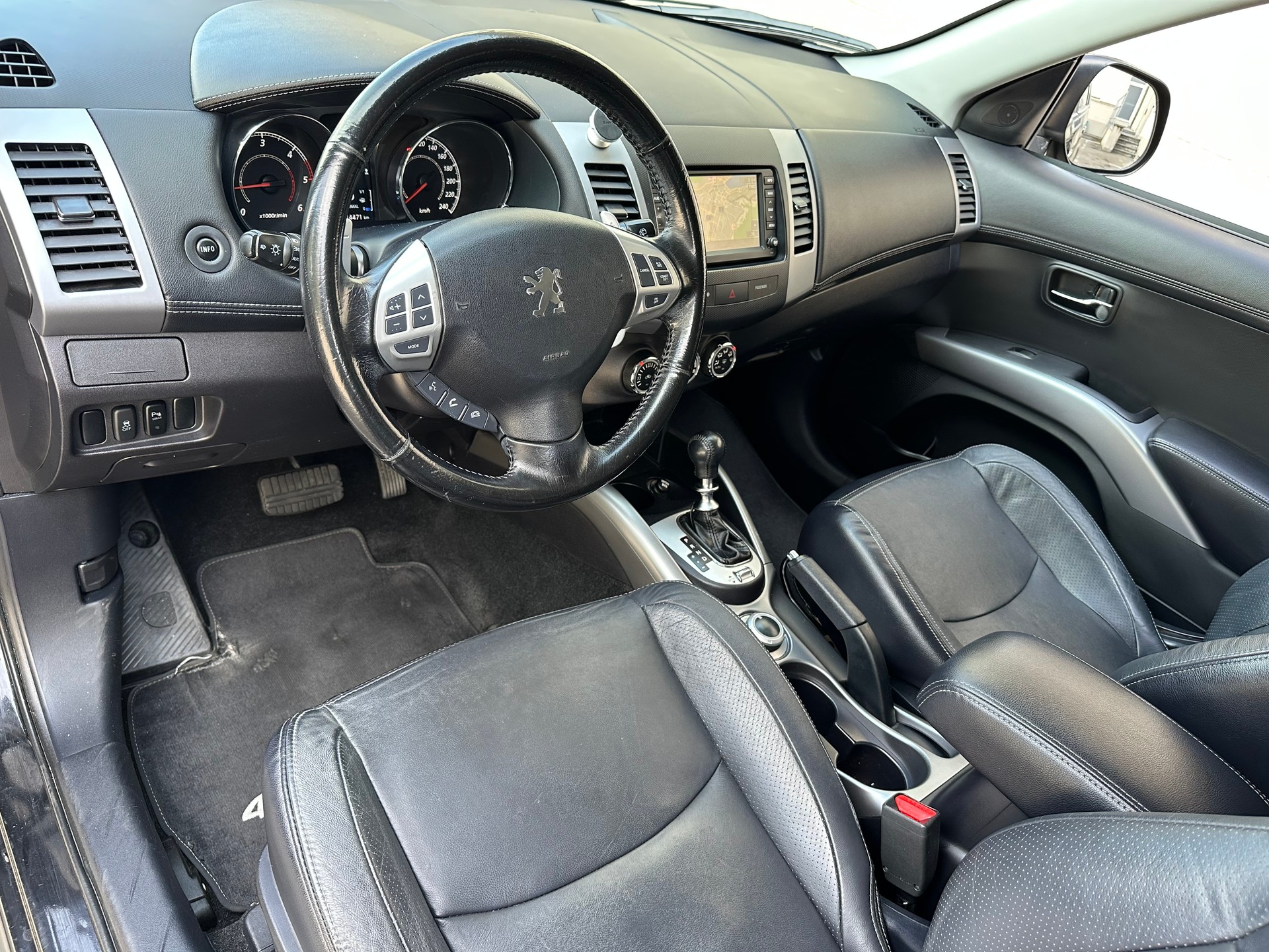 PEUGEOT 4007 2.2 HDi Platinum Edition *7-Plätzer*-image-9