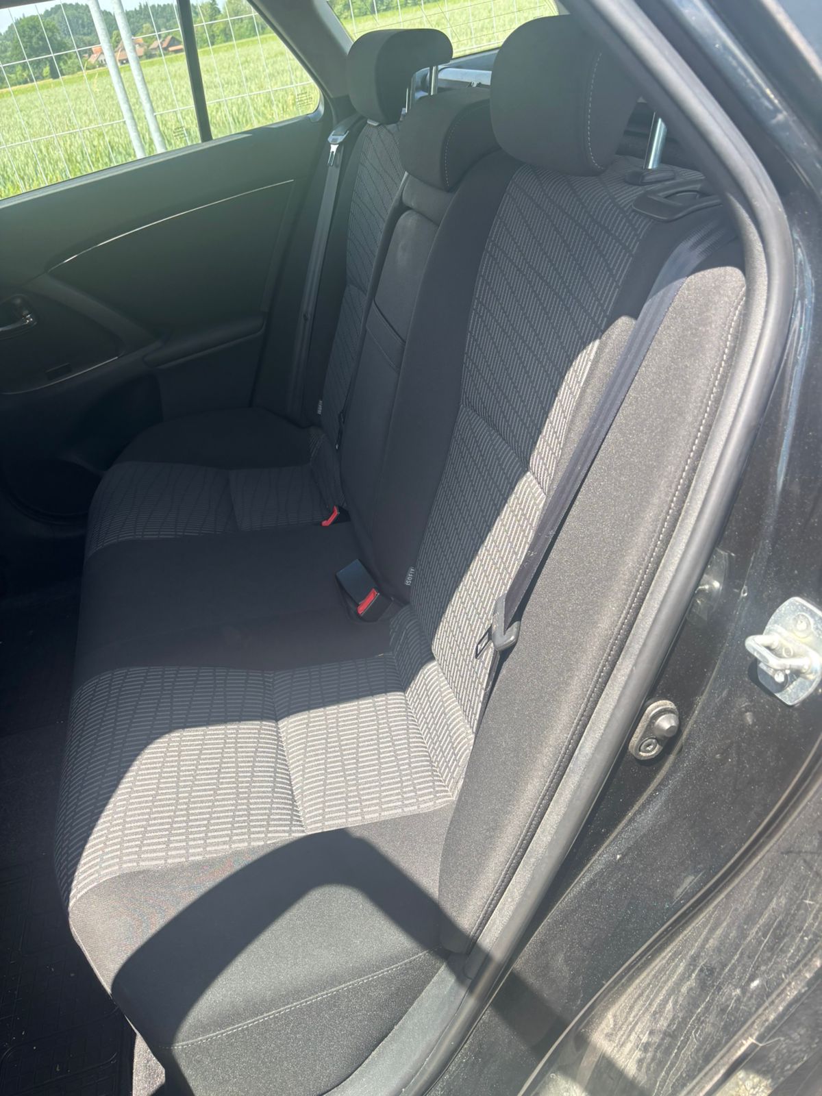 TOYOTA Avensis SW 2.0 Linea Luna Multidrive-image-10