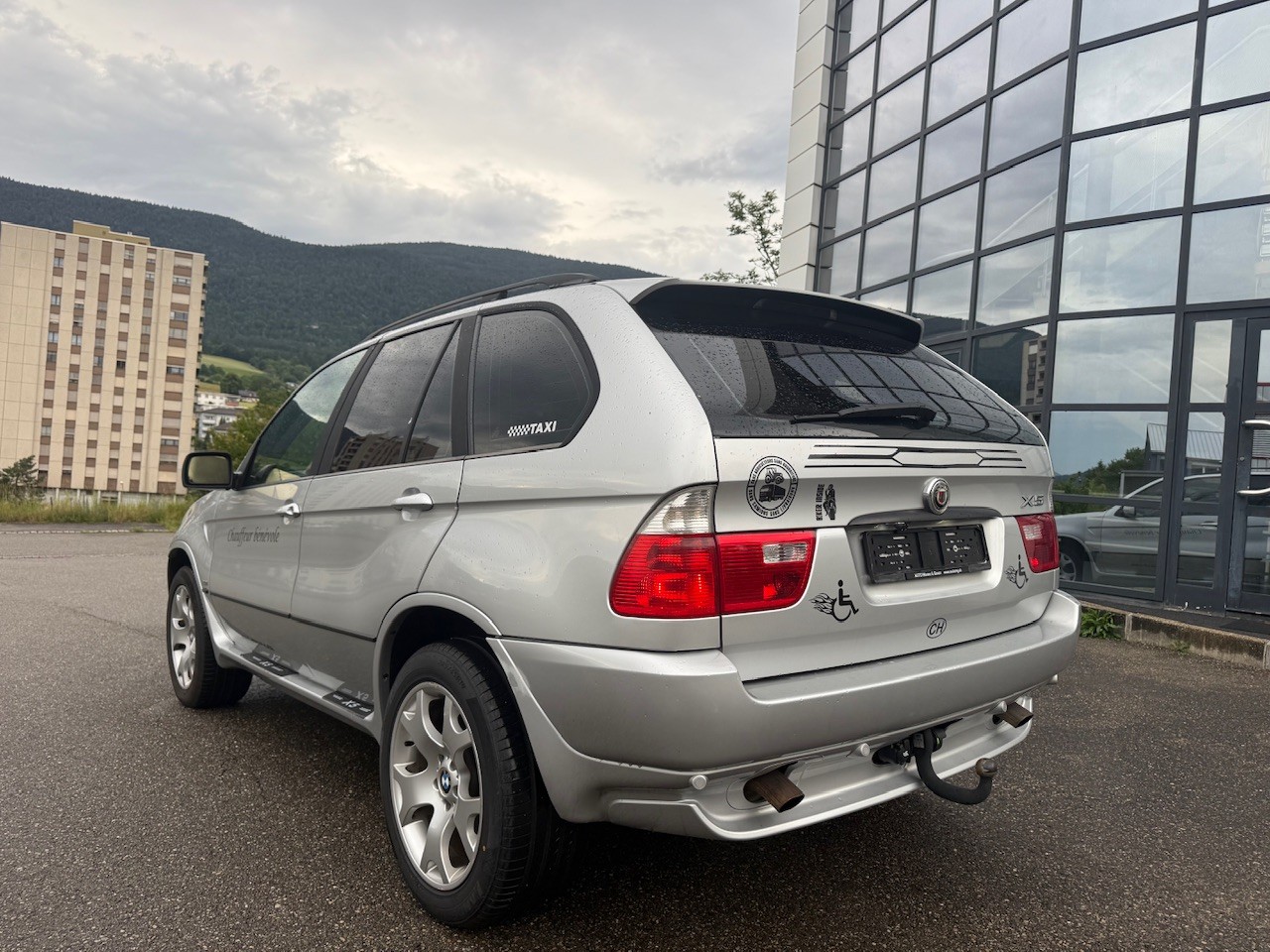 BMW X5 3.0i-image-4