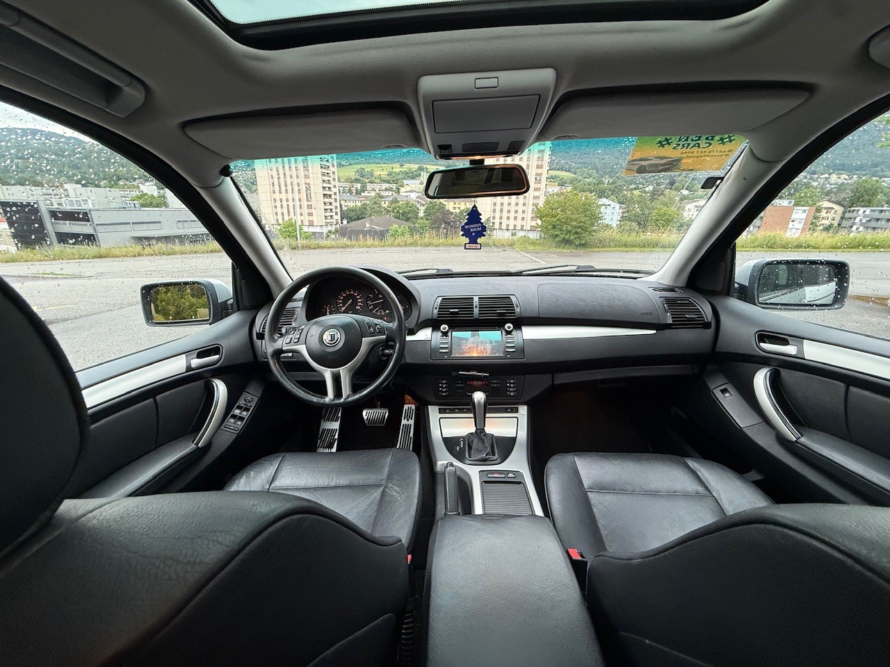 BMW X5 3.0i-image-10