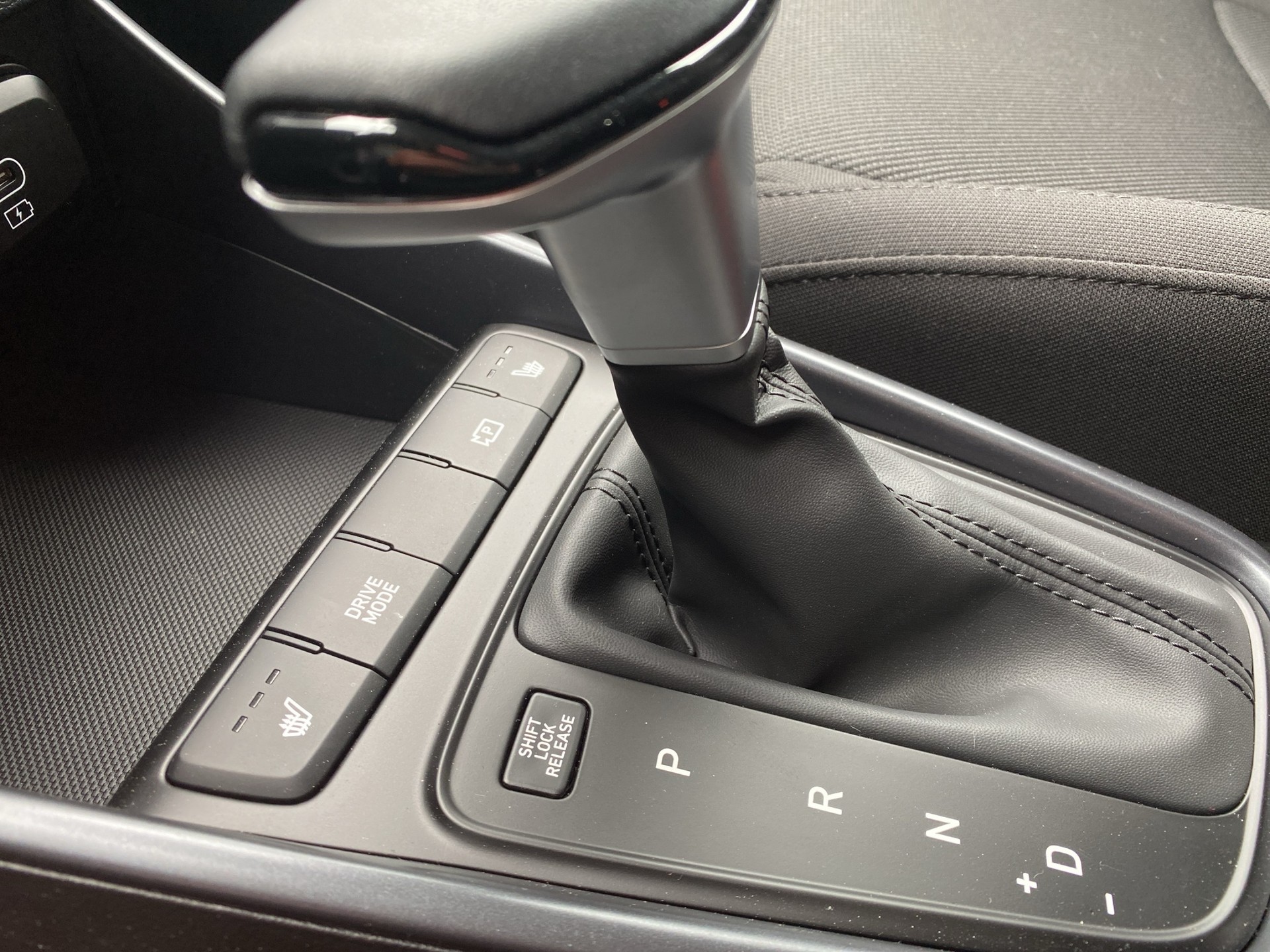 HYUNDAI i20 1.0 T-GDi Comfort DCT-image-14