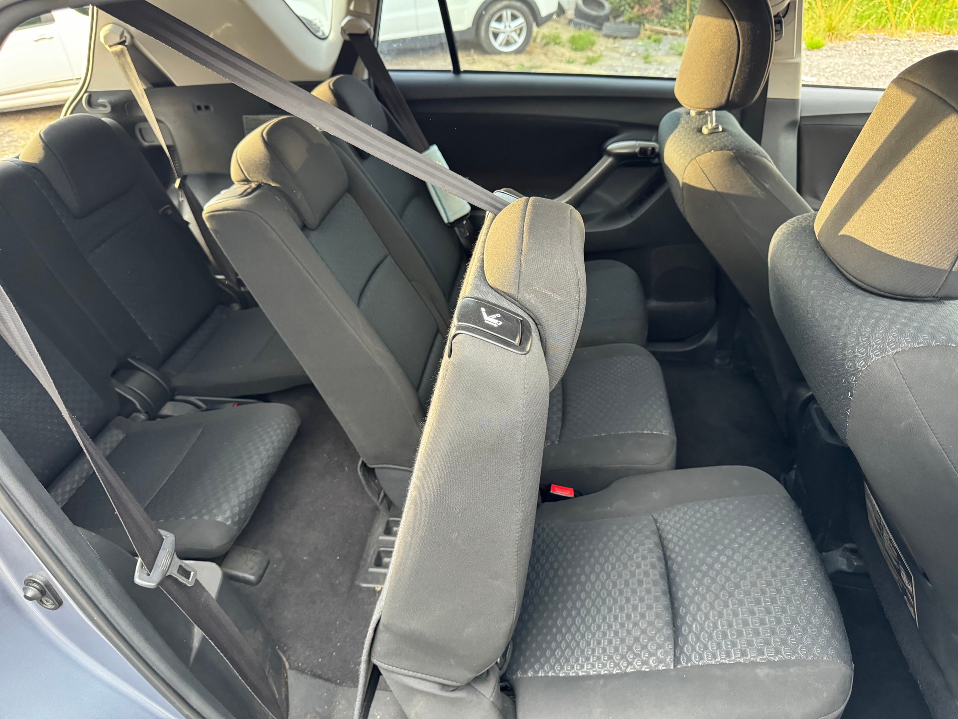 TOYOTA Verso 2.2 D-CAT Linea Sol Automatic-image-8
