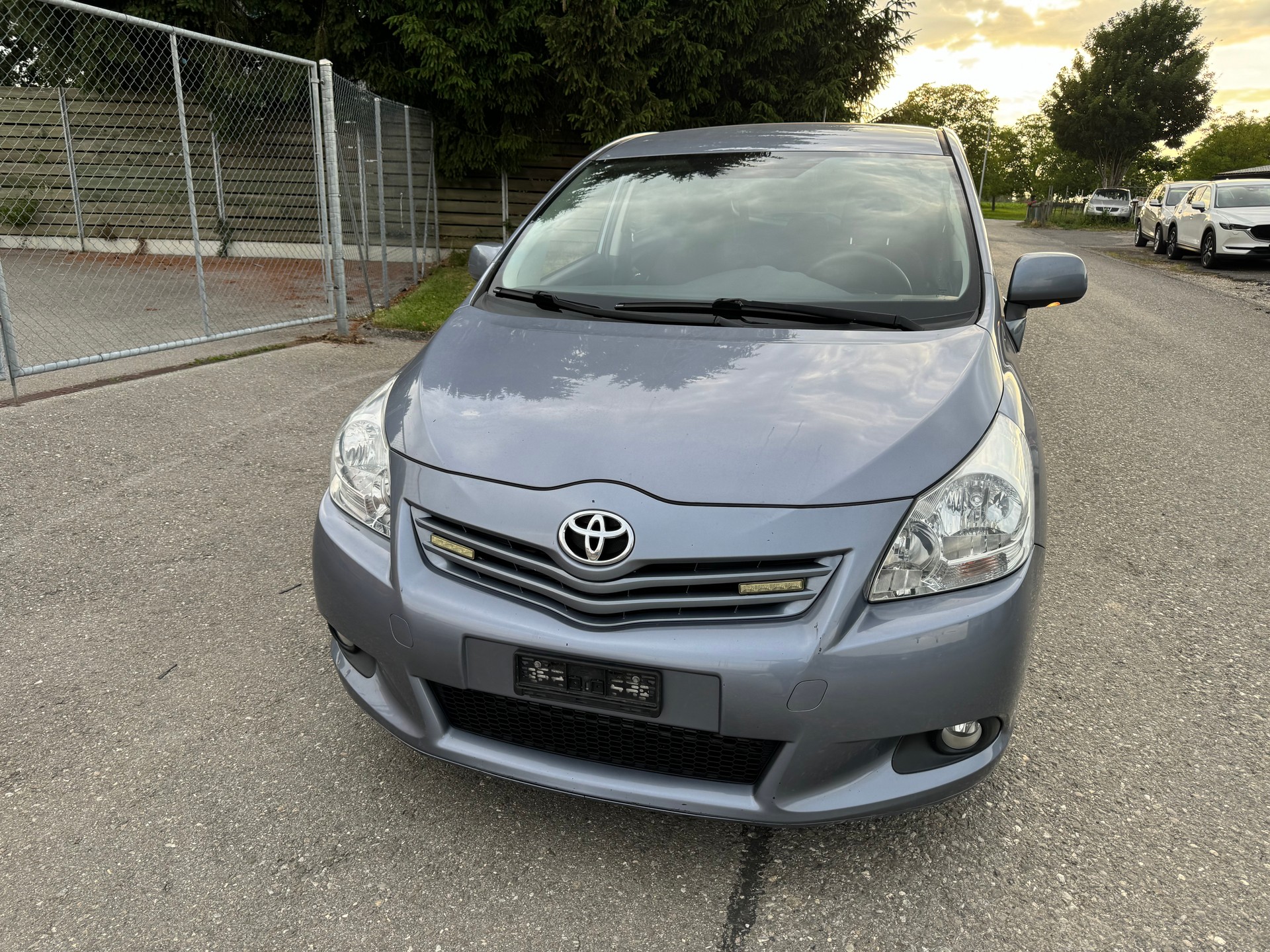 TOYOTA Verso 2.2 D-CAT Linea Sol Automatic-image-1