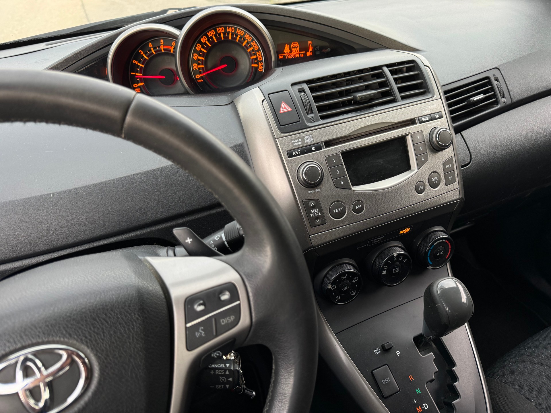 TOYOTA Verso 2.2 D-CAT Linea Sol Automatic-image-10