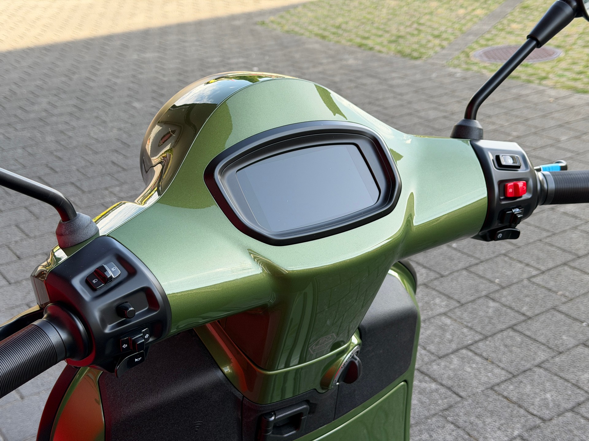 PIAGGIO Vespa GTS 125 Super Sport RST Euro 5+-image-4