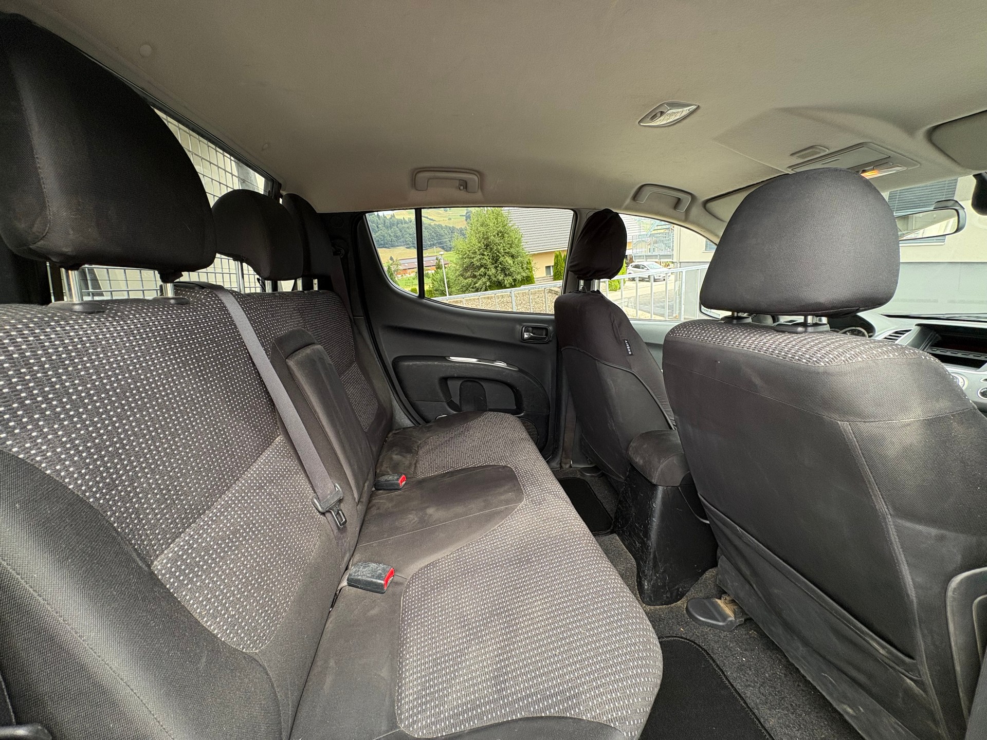 MITSUBISHI L 200 2.5 DID HP Intense Double Cab A-image-9