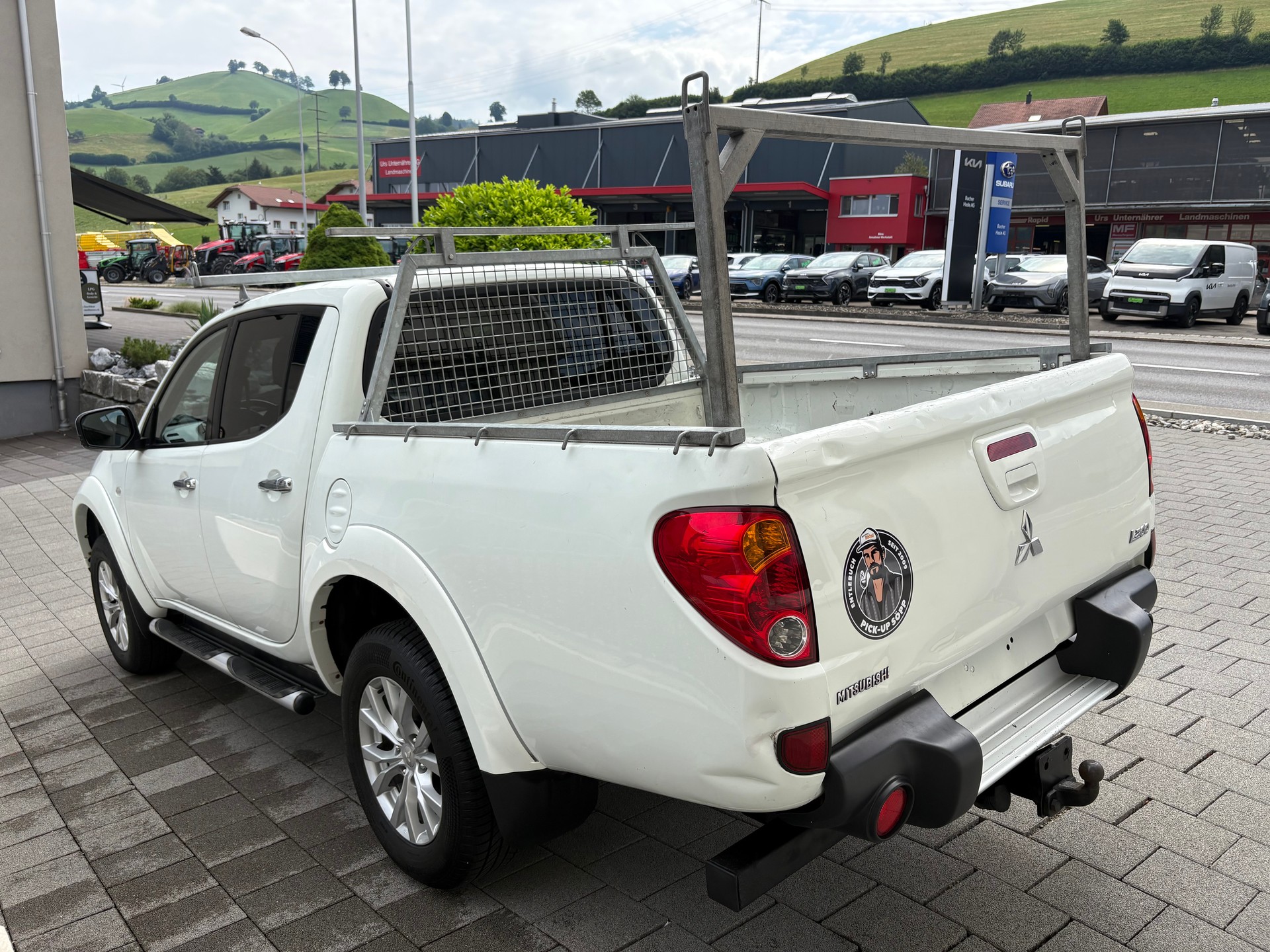 MITSUBISHI L 200 2.5 DID HP Intense Double Cab A-image-5
