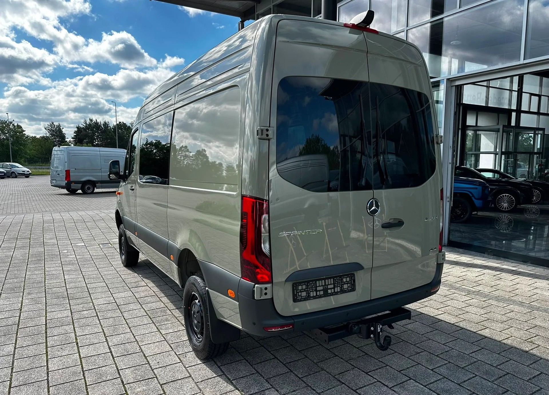 MERCEDES-BENZ Sprinter 319 CDI Lang 9G-TRONIC 4x4-showroom-element-2