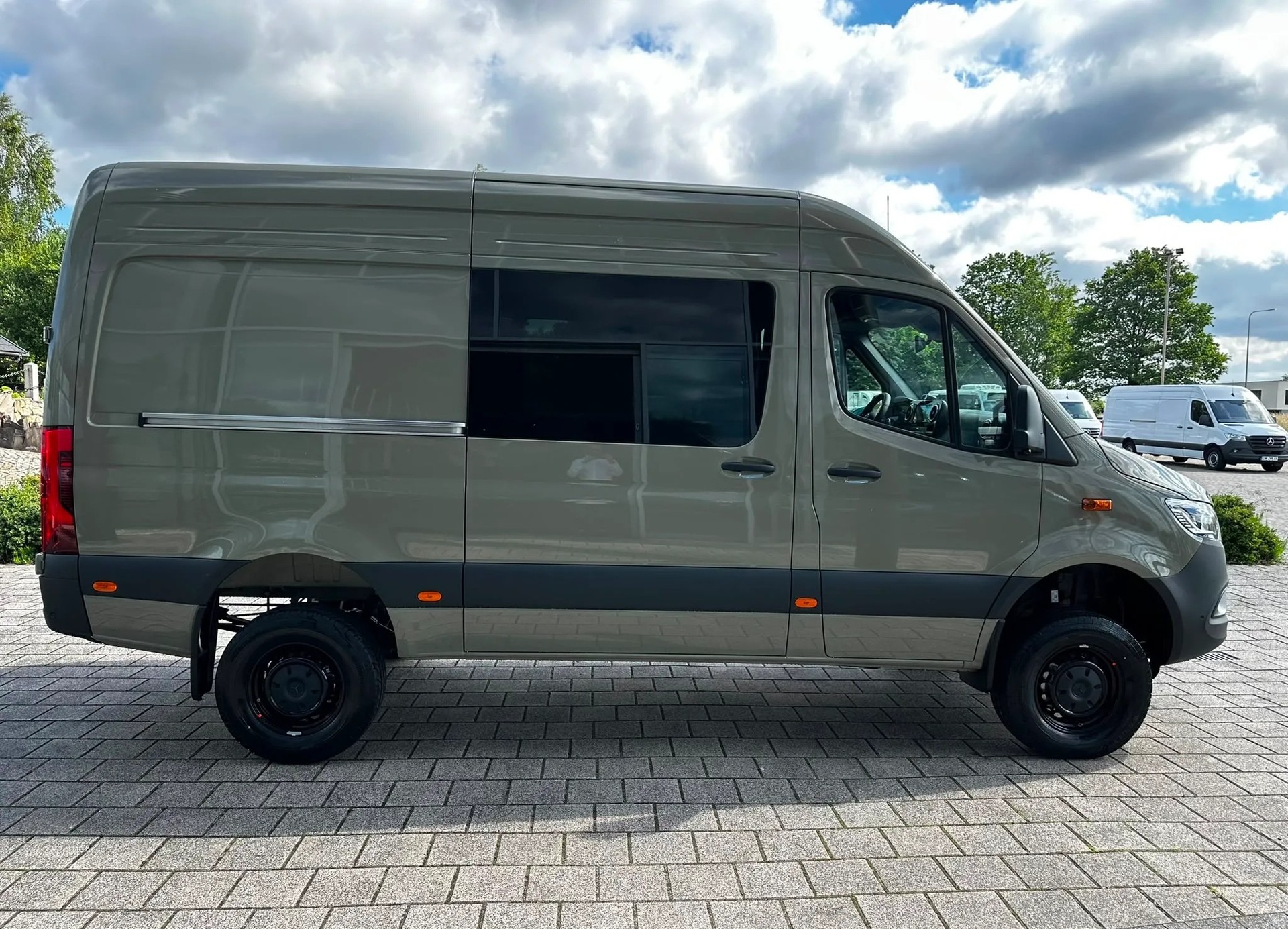 MERCEDES-BENZ Sprinter 319 CDI Lang 9G-TRONIC 4x4-image-7