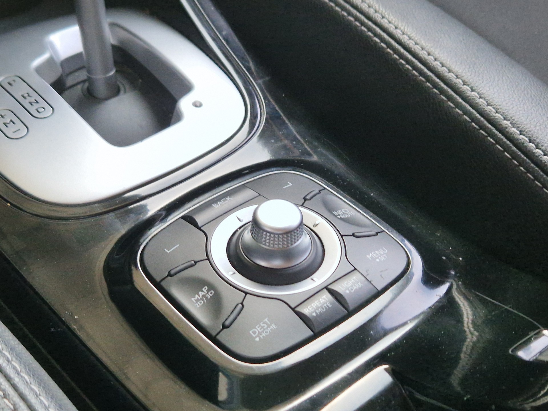 RENAULT Mégane 2.0 16V Bose CVT Automatik-image-12
