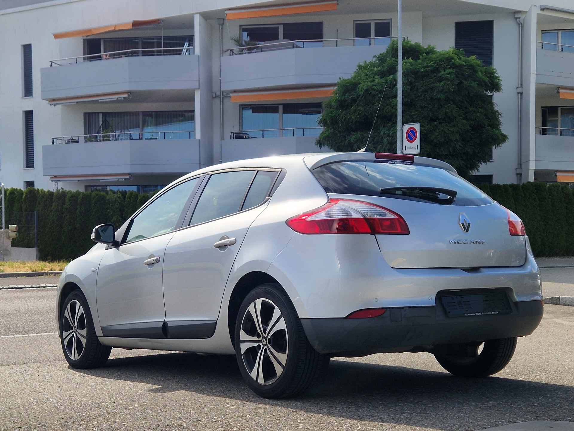 RENAULT Mégane 2.0 16V Bose CVT Automatik-showroom-element-3