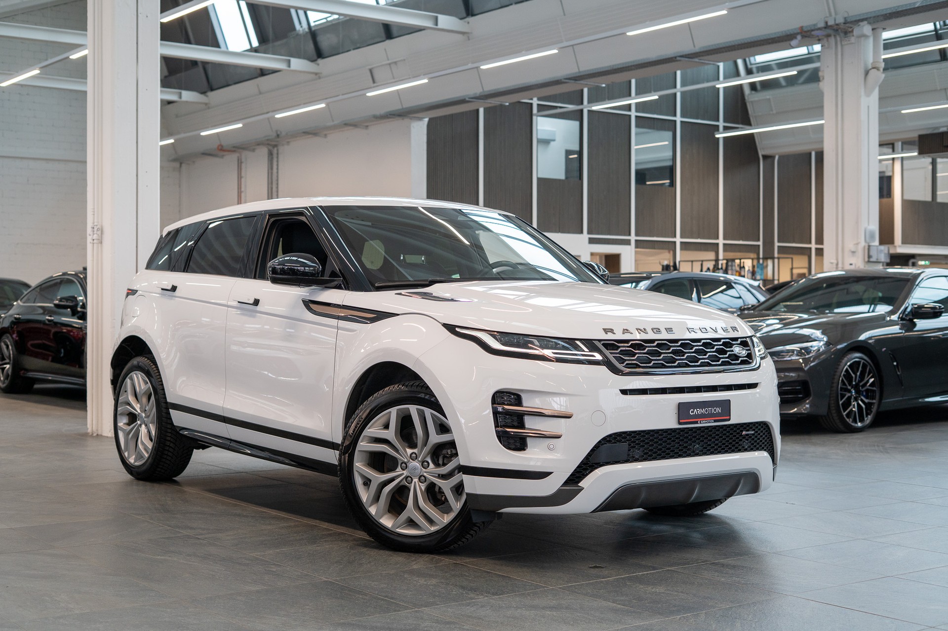 LAND ROVER Range Rover Evoque 2.0 D 165 R-Dynamic SE / Rückfahrkamera / el.Sitze / el.Heckklappe-showroom-element-2