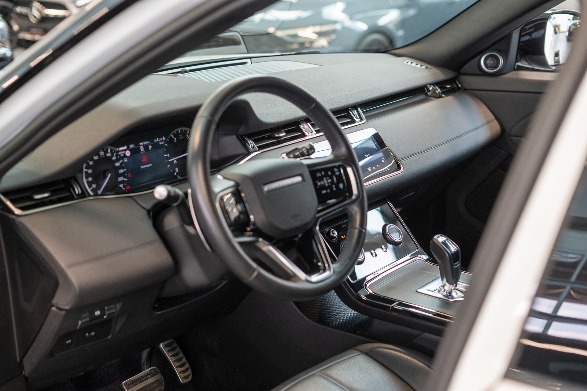 LAND ROVER Range Rover Evoque 2.0 D 165 R-Dynamic SE / Rückfahrkamera / el.Sitze / el.Heckklappe-image-10