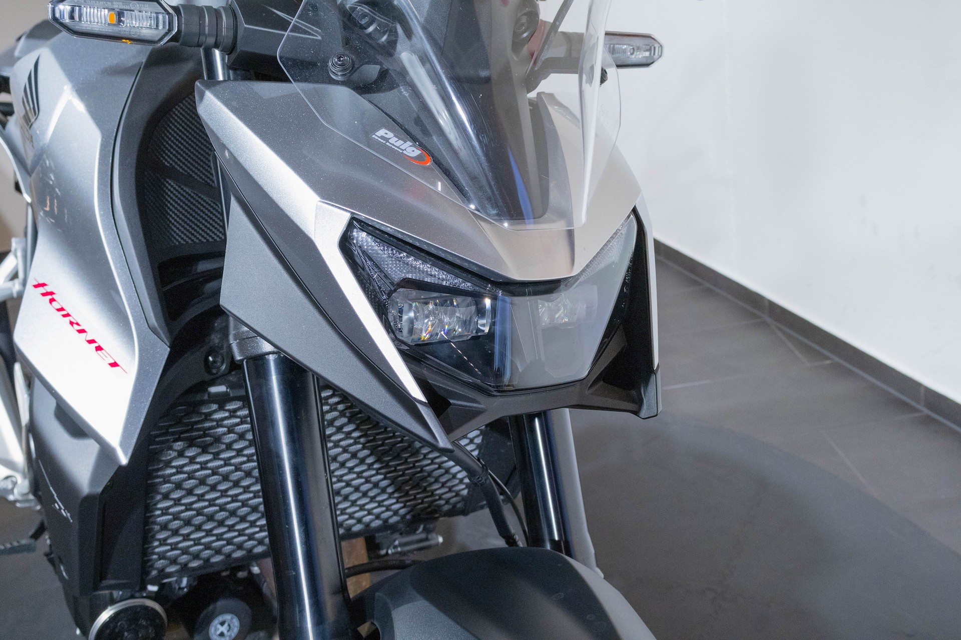 HONDA CB750 Hornet-image-9