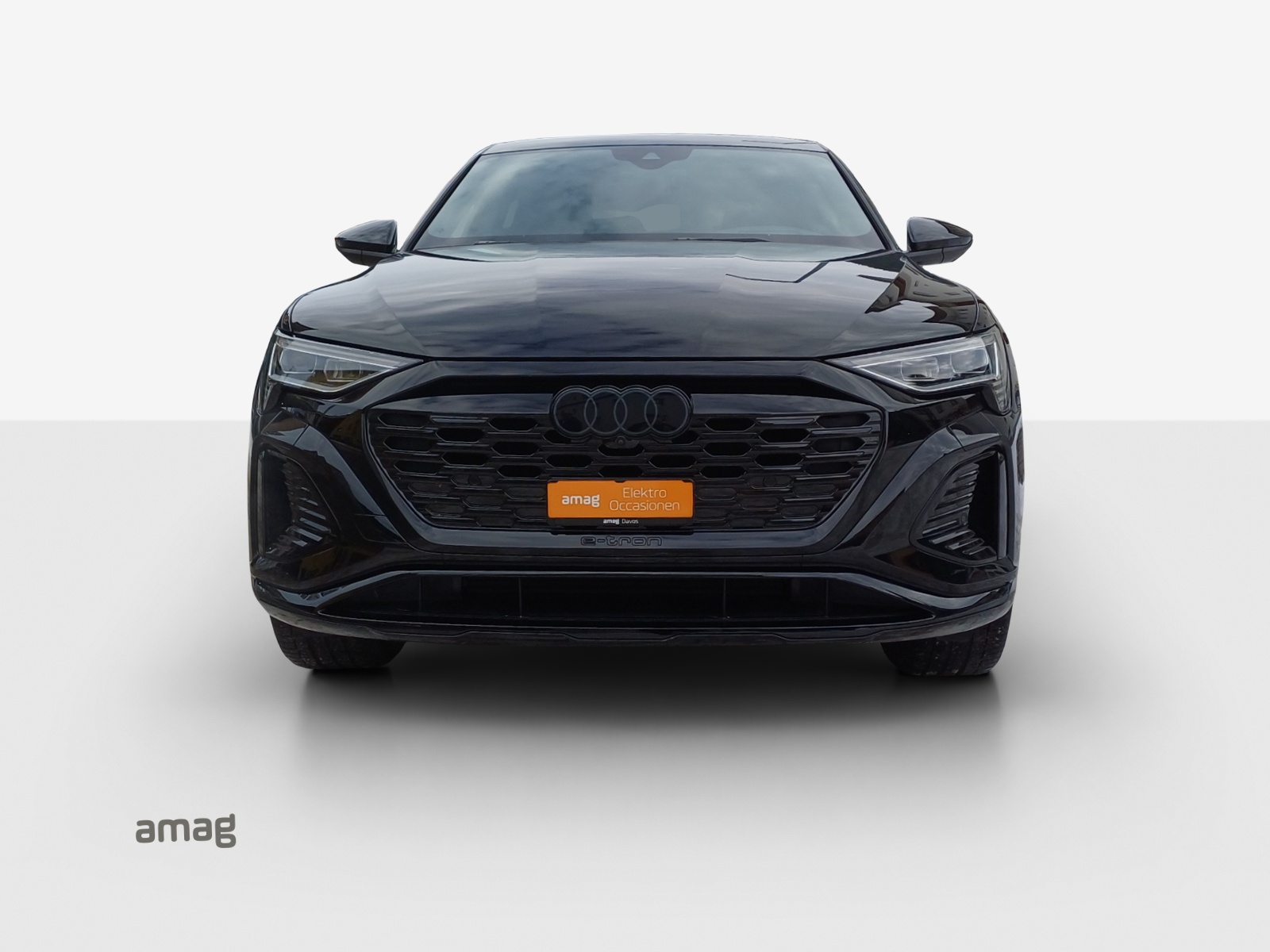 AUDI Q8 55 e-tron Black Edition quattro-image-6