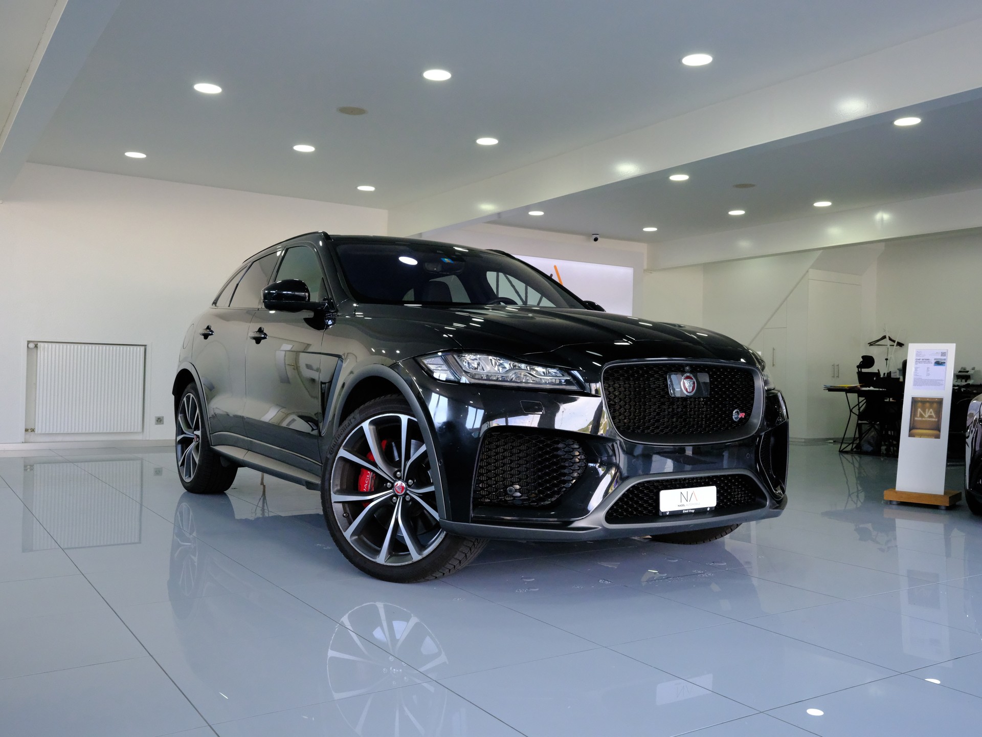 JAGUAR F-Pace 5.0 V8 SVR AWD Automatik
