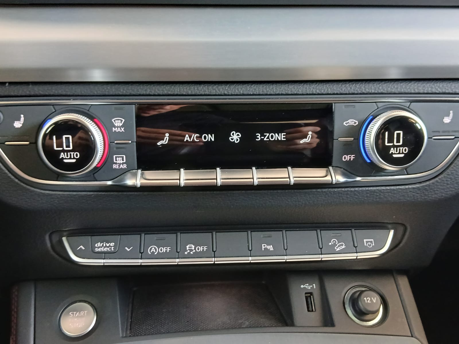 AUDI Q5 2.0 40 TFSI S Line quattro S-Tronic-image-13
