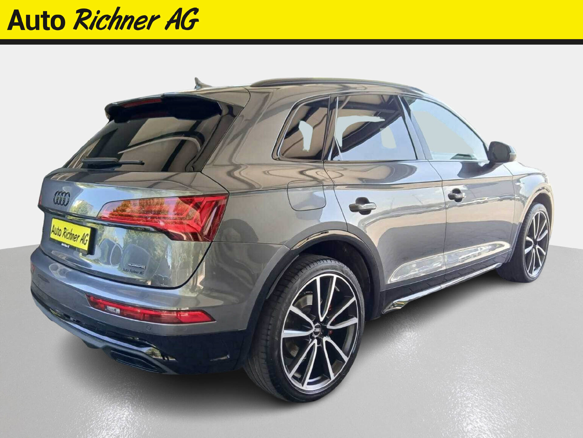 AUDI Q5 2.0 40 TFSI S Line quattro S-Tronic-showroom-element-3