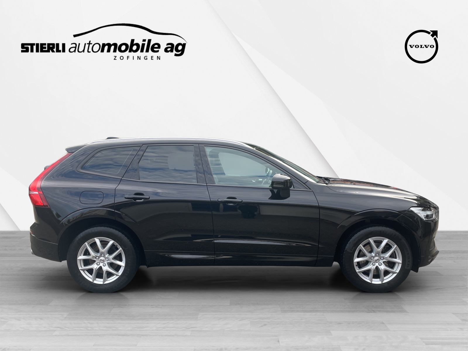 VOLVO XC60 2.0 T5 Momentum AWD-showroom-element-3