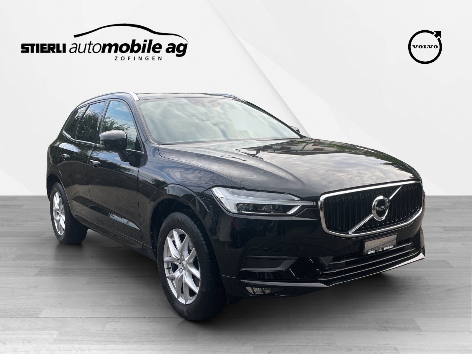 VOLVO XC60 2.0 T5 Momentum AWD-showroom-element-2