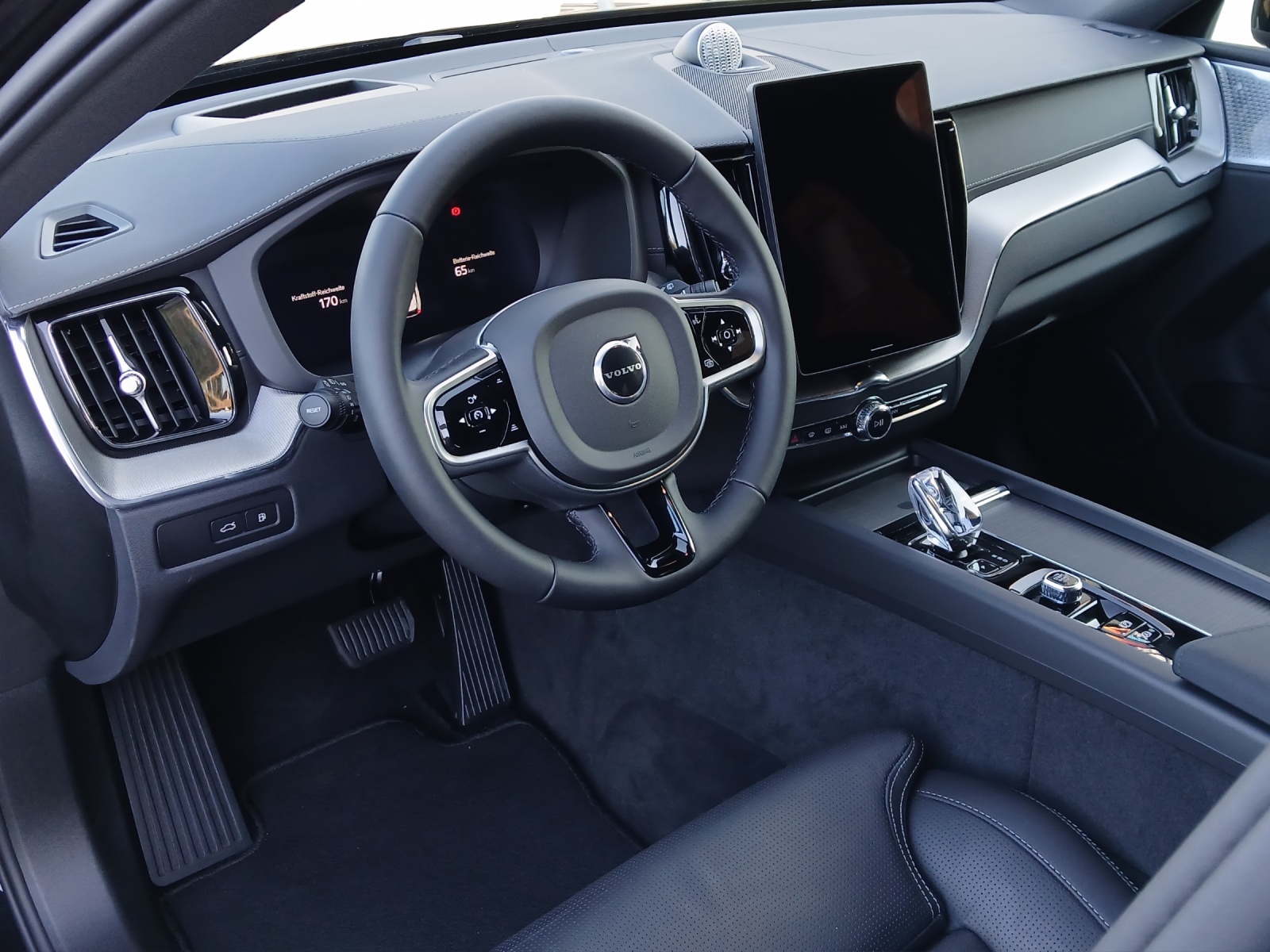 VOLVO XC60 2.0 T8 TE Black Edition eAWD-image-8