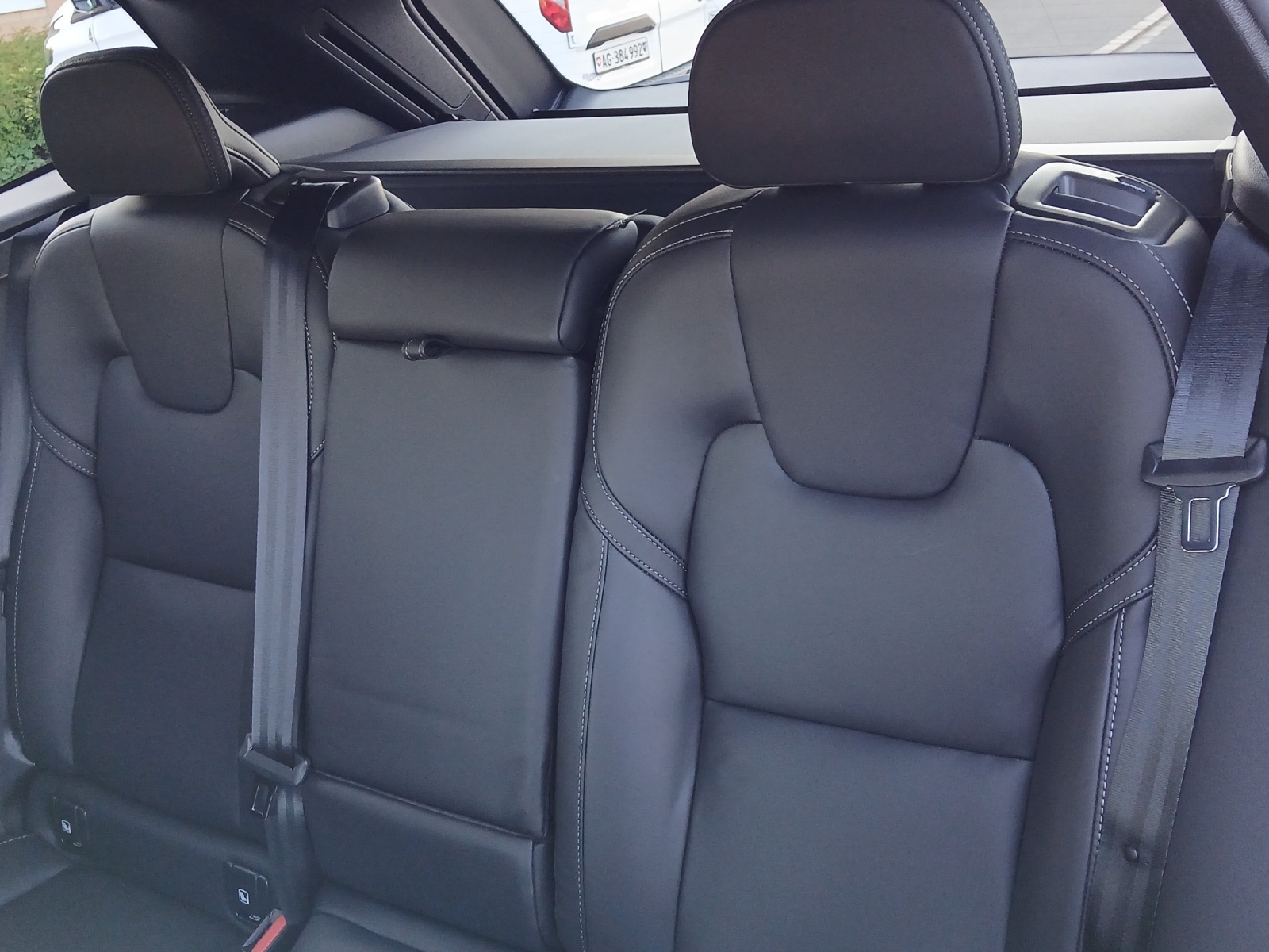 VOLVO XC60 2.0 T8 TE Black Edition eAWD-image-16
