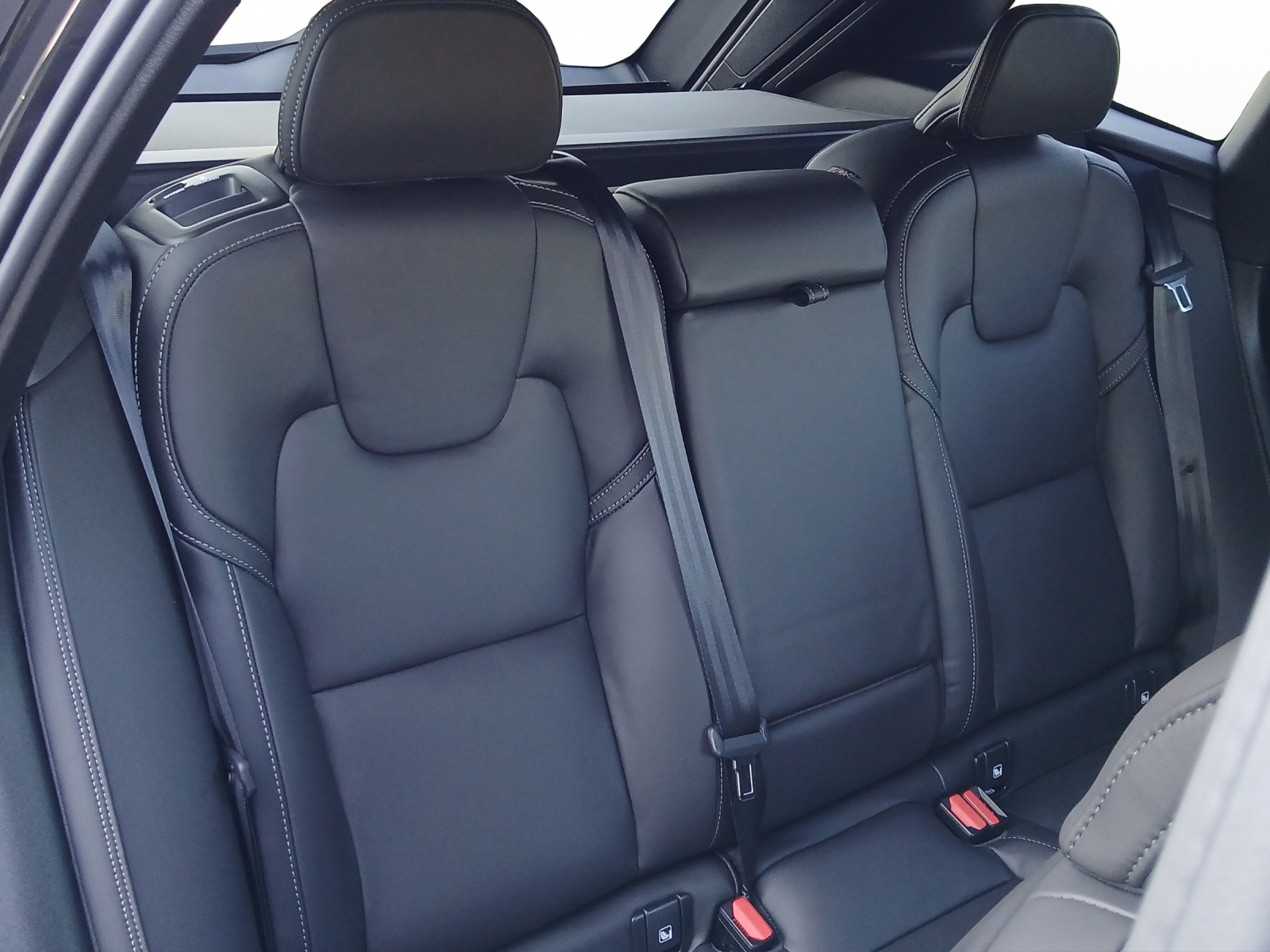 VOLVO XC60 2.0 T8 TE Black Edition eAWD-image-17