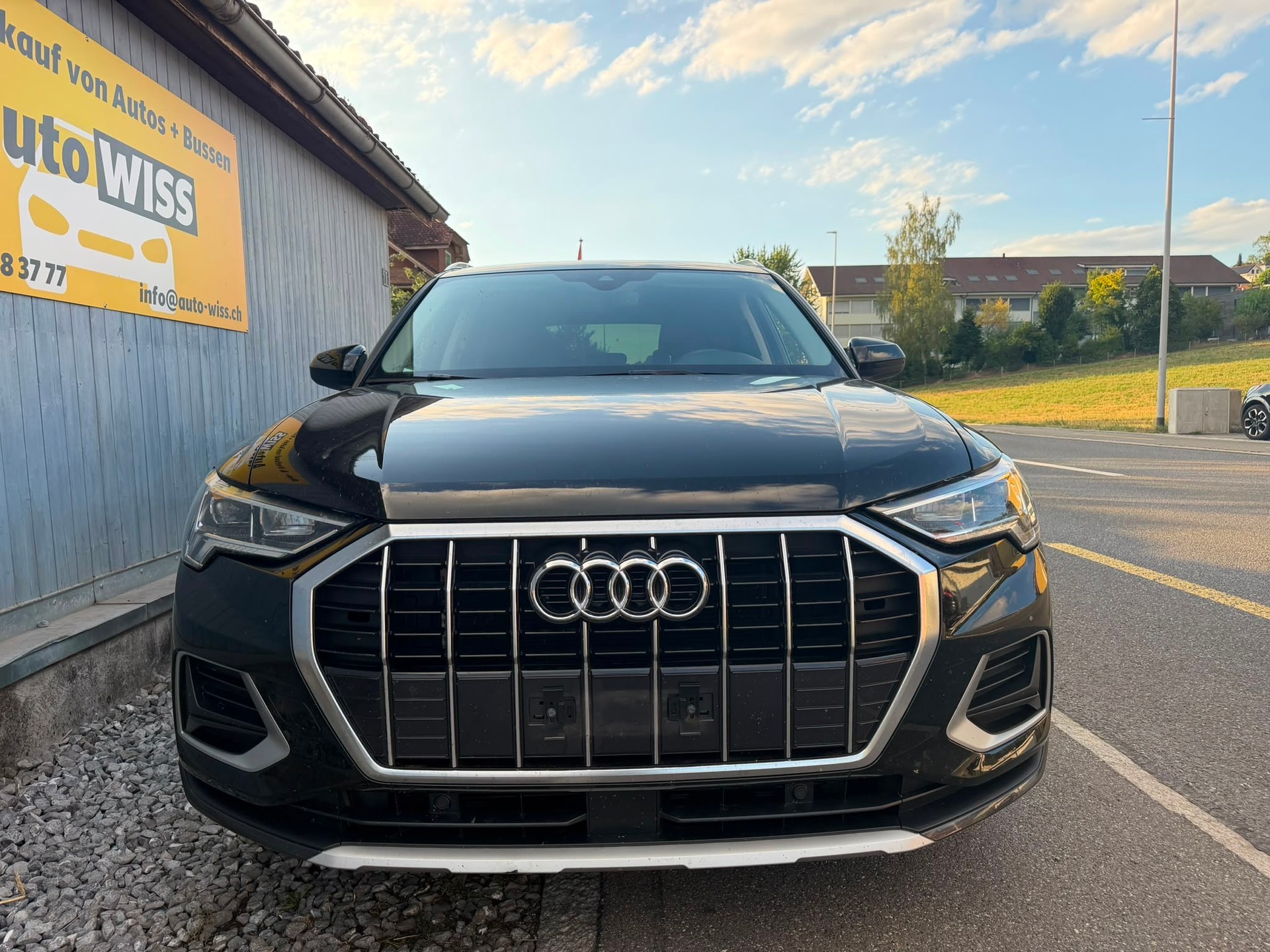 AUDI Q3 35 TDI S-tronic-showroom-element-3