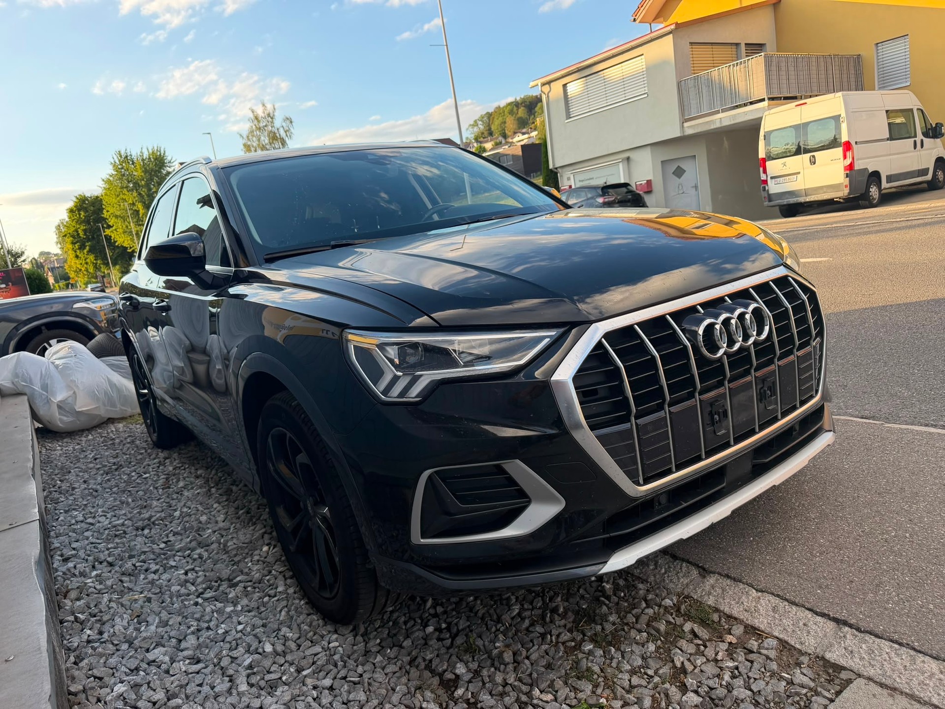 AUDI Q3 35 TDI S-tronic-showroom-element-2