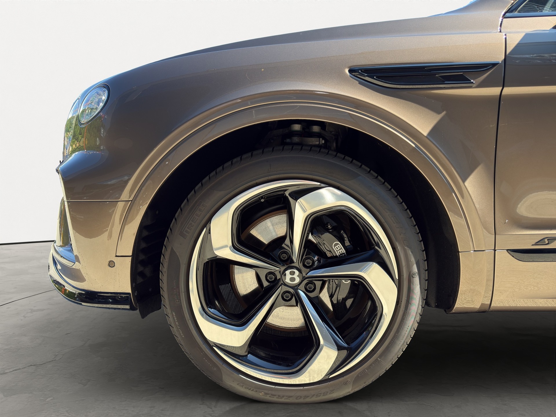 BENTLEY Bentayga V6 Hybrid-image-18
