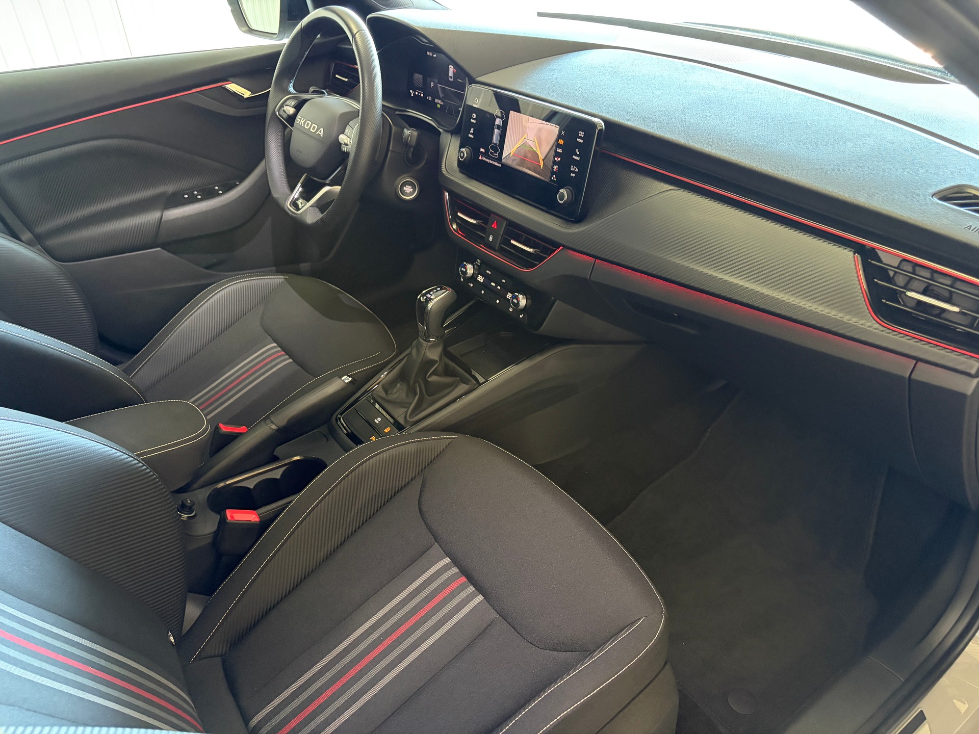 SKODA Scala 1.5 TSI DSG *Monte Carlo* PANORAMA MATRIX KAMERA 18"-image-5