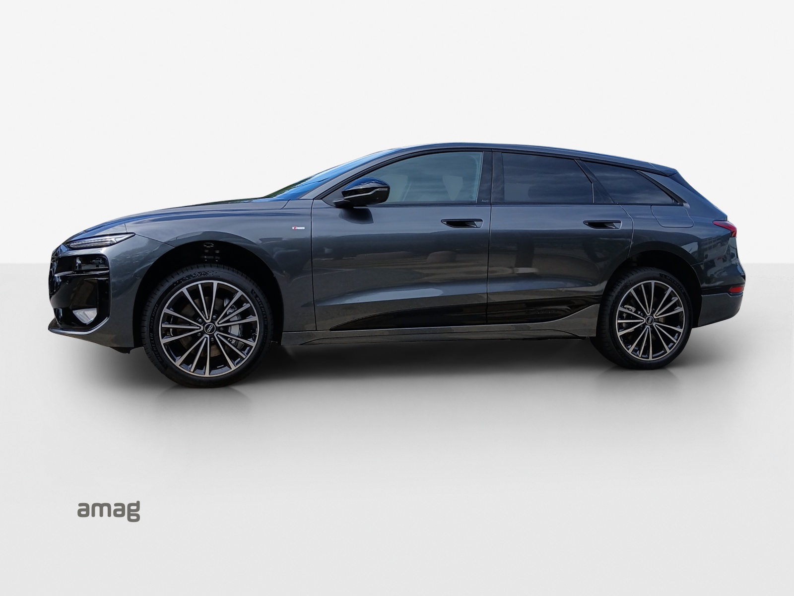AUDI A6 Avant e-tron quattro-showroom-element-1