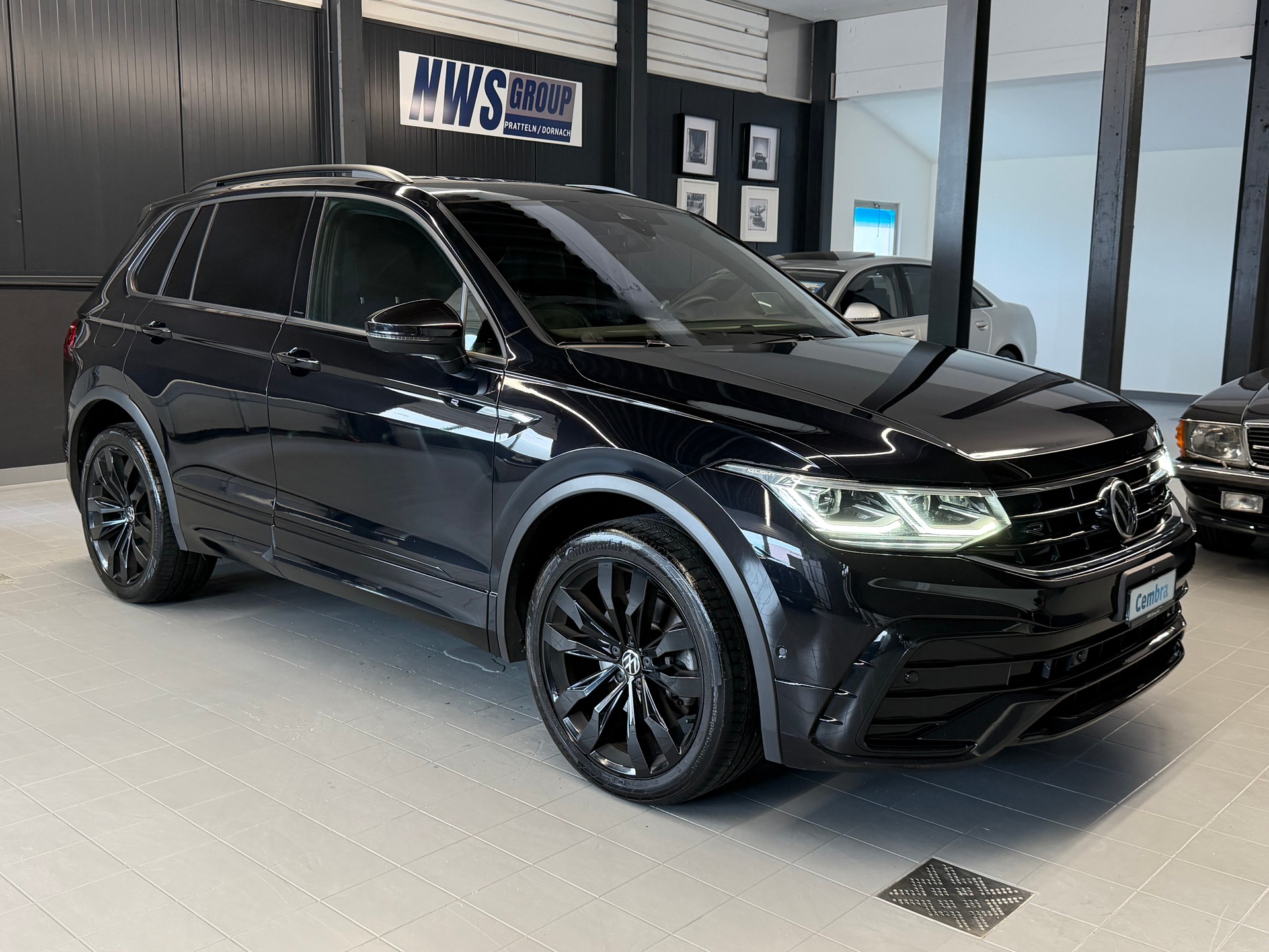 VW Tiguan 2.0 TDI SCR R-Line 4Motion DSG-showroom-element-1