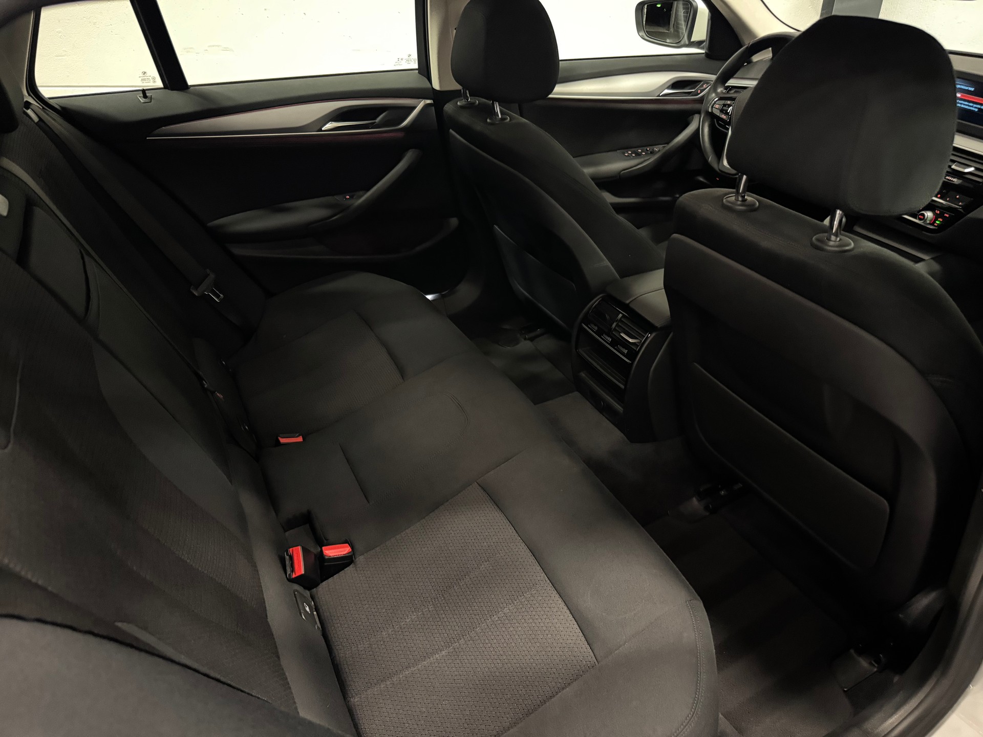 BMW 520d xDrive Touring Steptronic-image-19