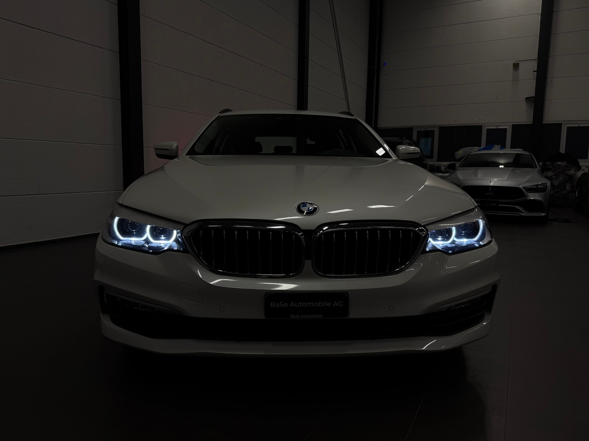 BMW 520d xDrive Touring Steptronic-image-7