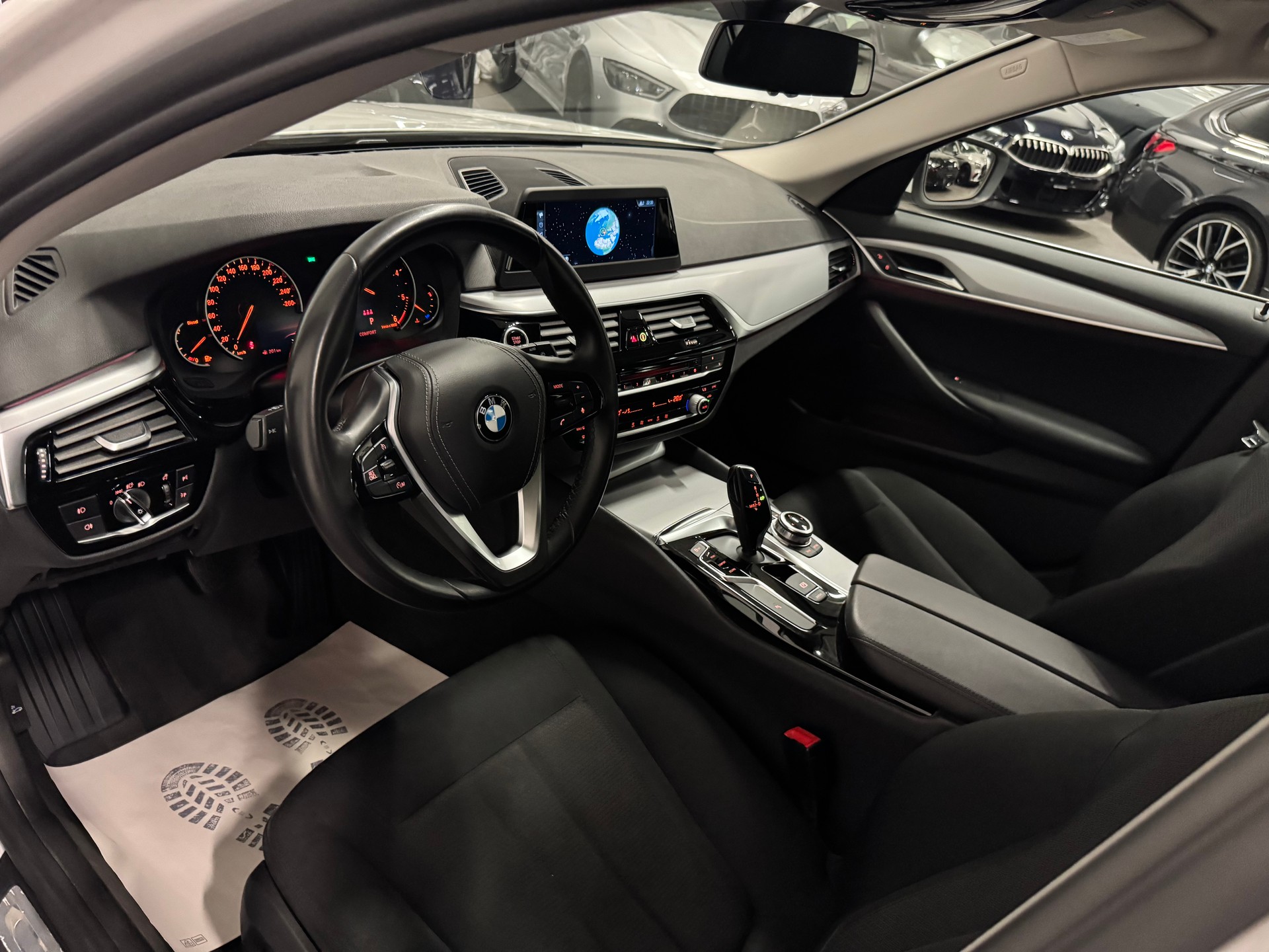BMW 520d xDrive Touring Steptronic-image-15