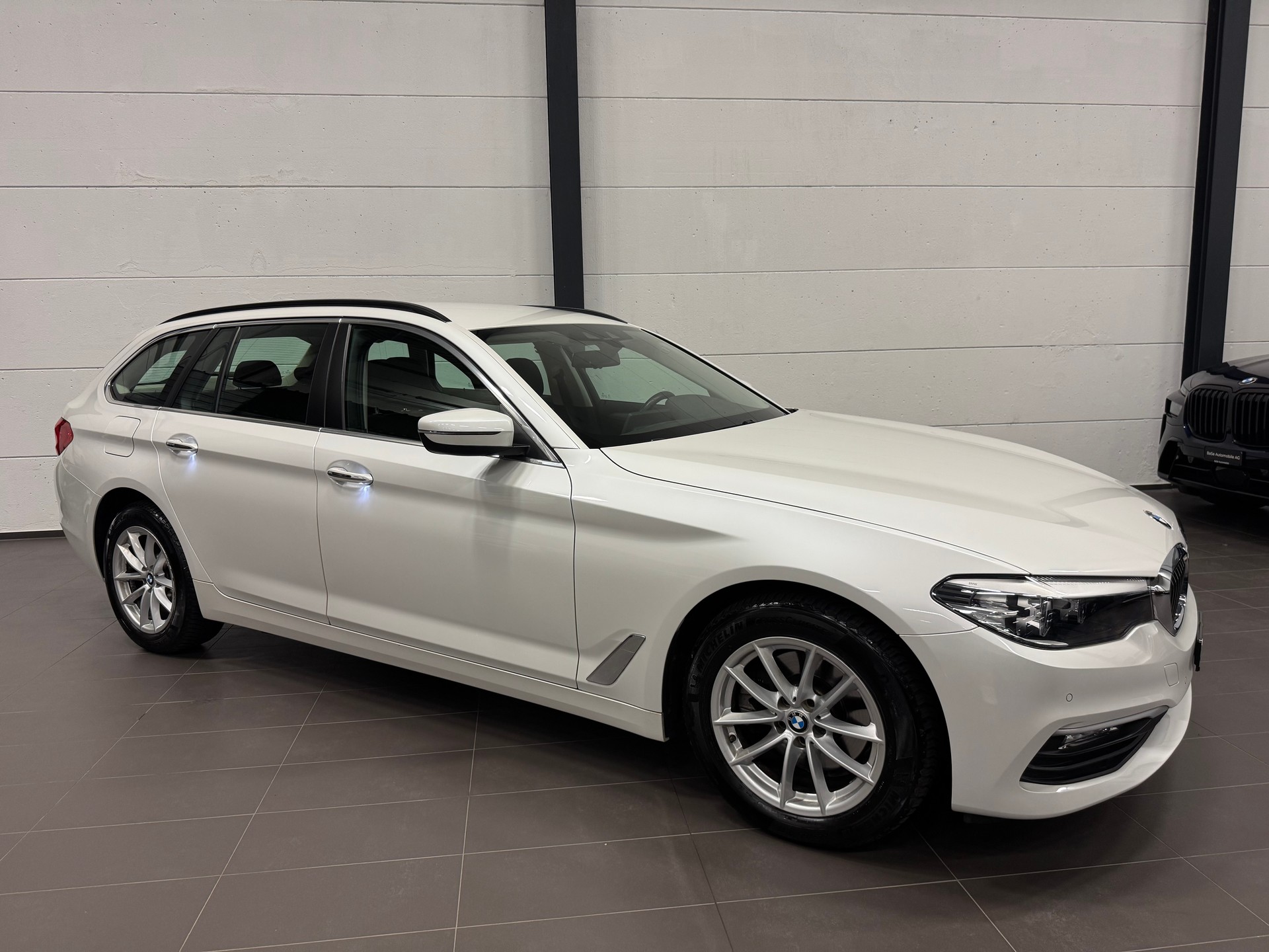 BMW 520d xDrive Touring Steptronic-image-5