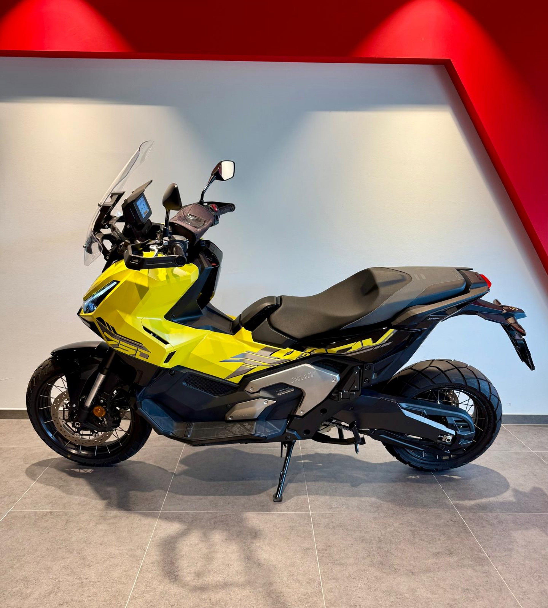 HONDA X-ADV 750-image-2