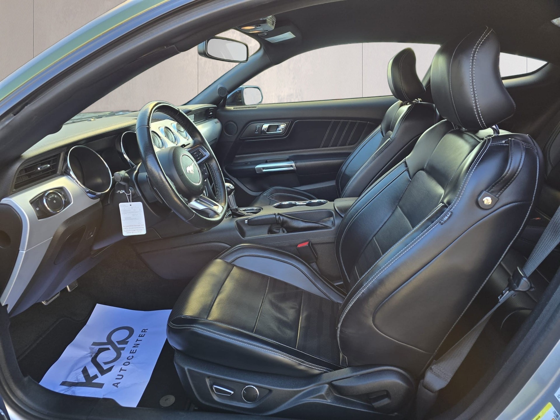 FORD Mustang GT 5.0 V8-image-15