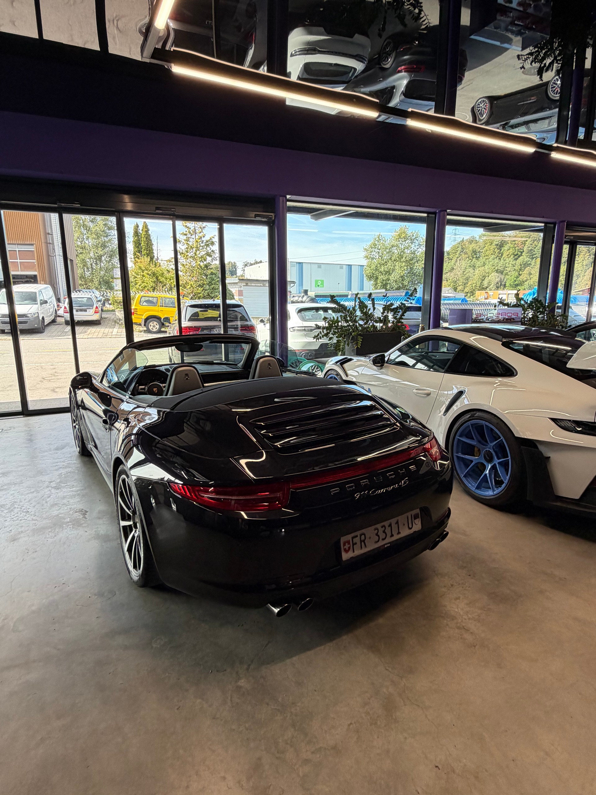 PORSCHE 911 Cabrio Carrera 4S-showroom-element-2