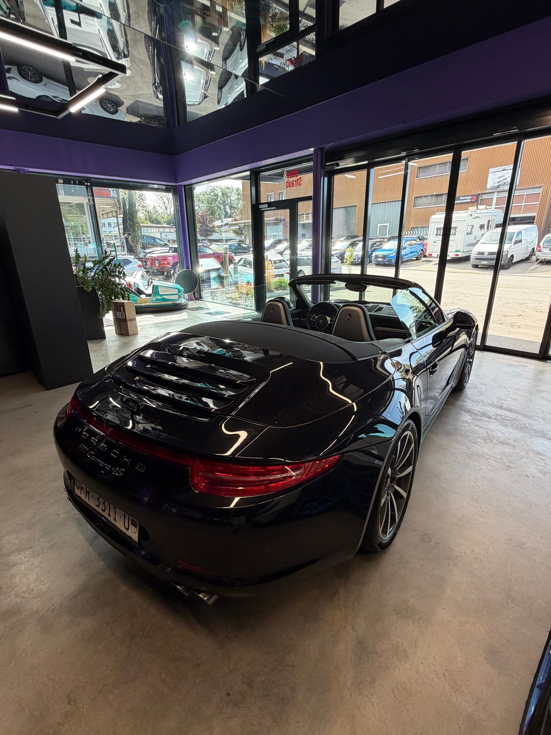 PORSCHE 911 Cabrio Carrera 4S-image-10