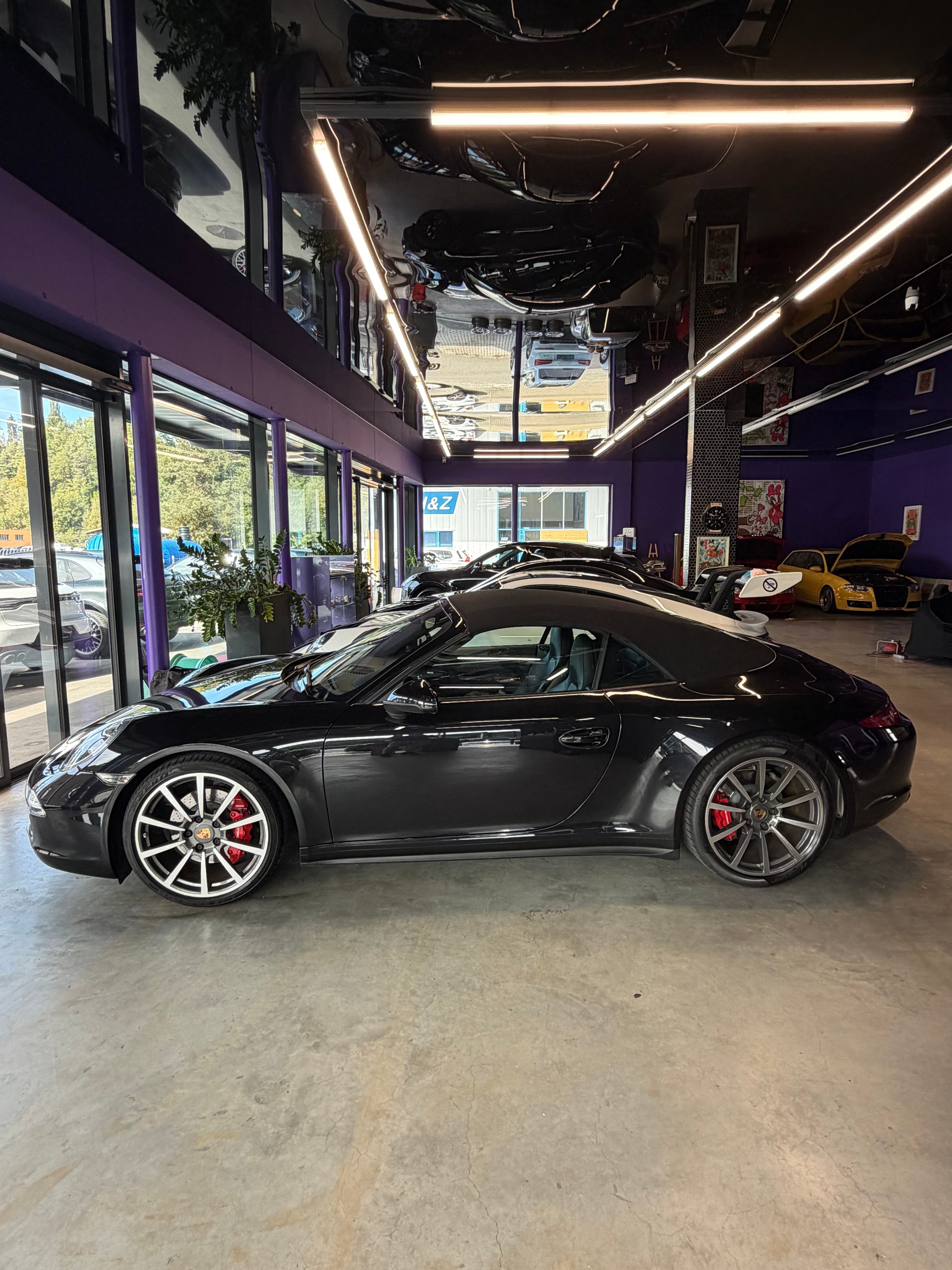 PORSCHE 911 Cabrio Carrera 4S-showroom-element-1